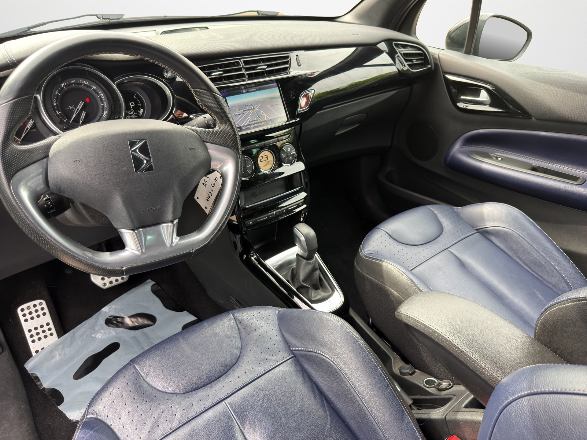 DS AUTOMOBILES DS 3 1.2 PureTech Sport Chic EAT6-image-10