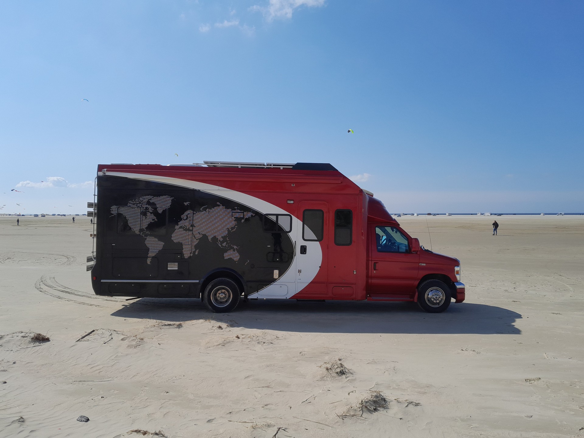 WINNEBAGO Ford Winnebago Aspect Super Duty-image-1