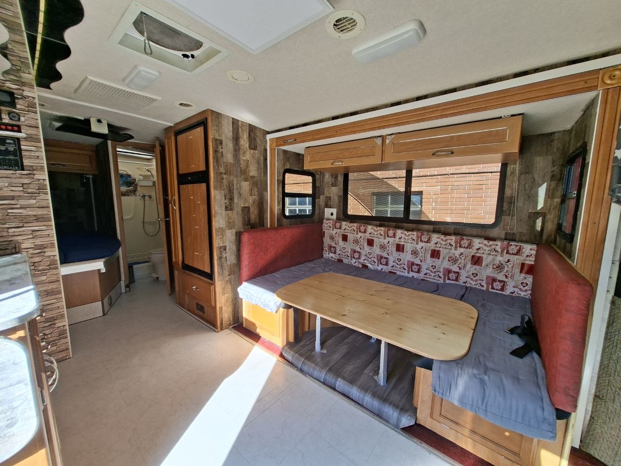 WINNEBAGO Ford Winnebago Aspect Super Duty-image-11