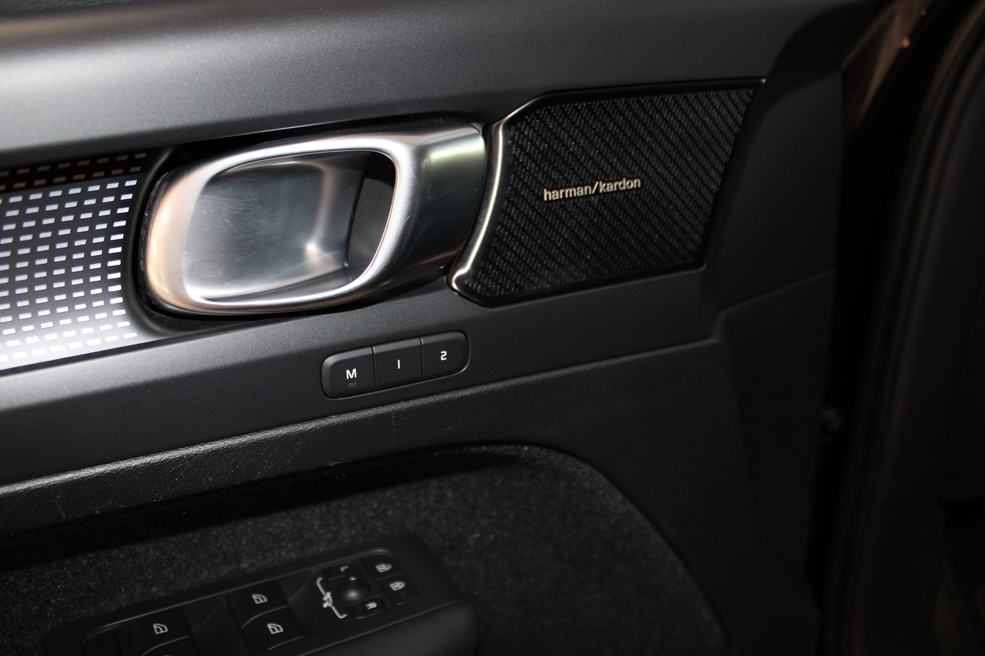 VOLVO XC40 T4 AWD R-Design Geartronic-image-16