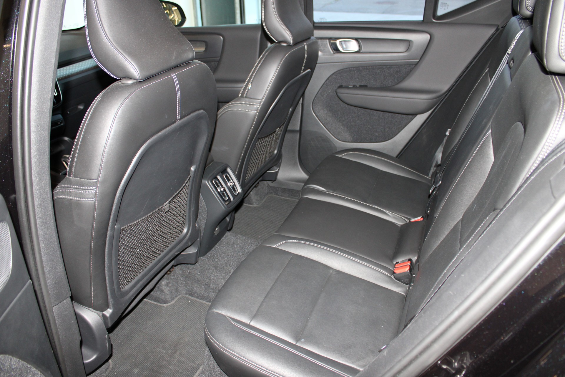 VOLVO XC40 T4 AWD R-Design Geartronic-image-13