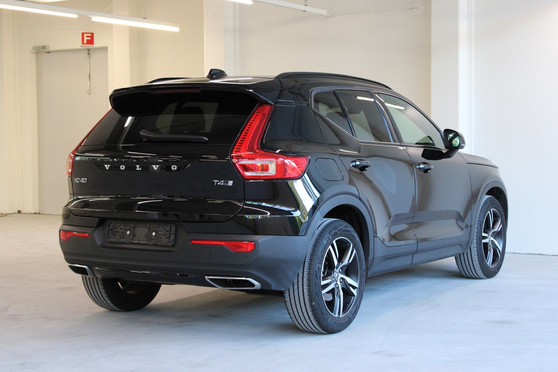 VOLVO XC40 T4 AWD R-Design Geartronic-image-8