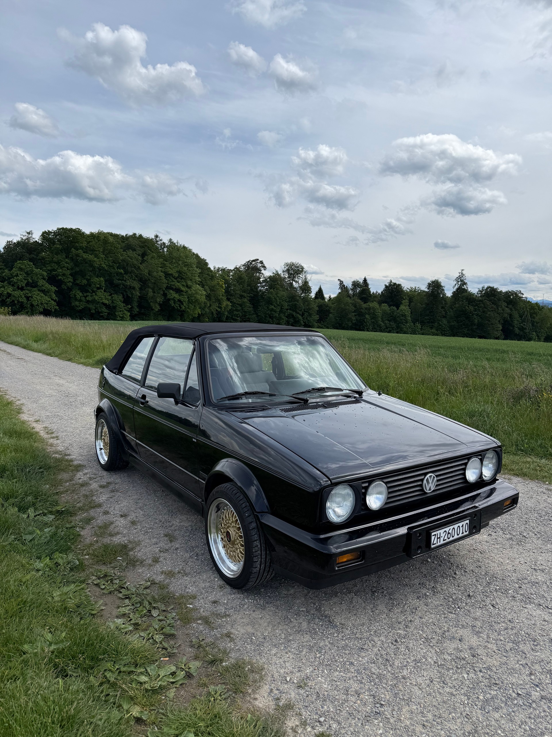 VW Golf 1 Cabriolet-image-3