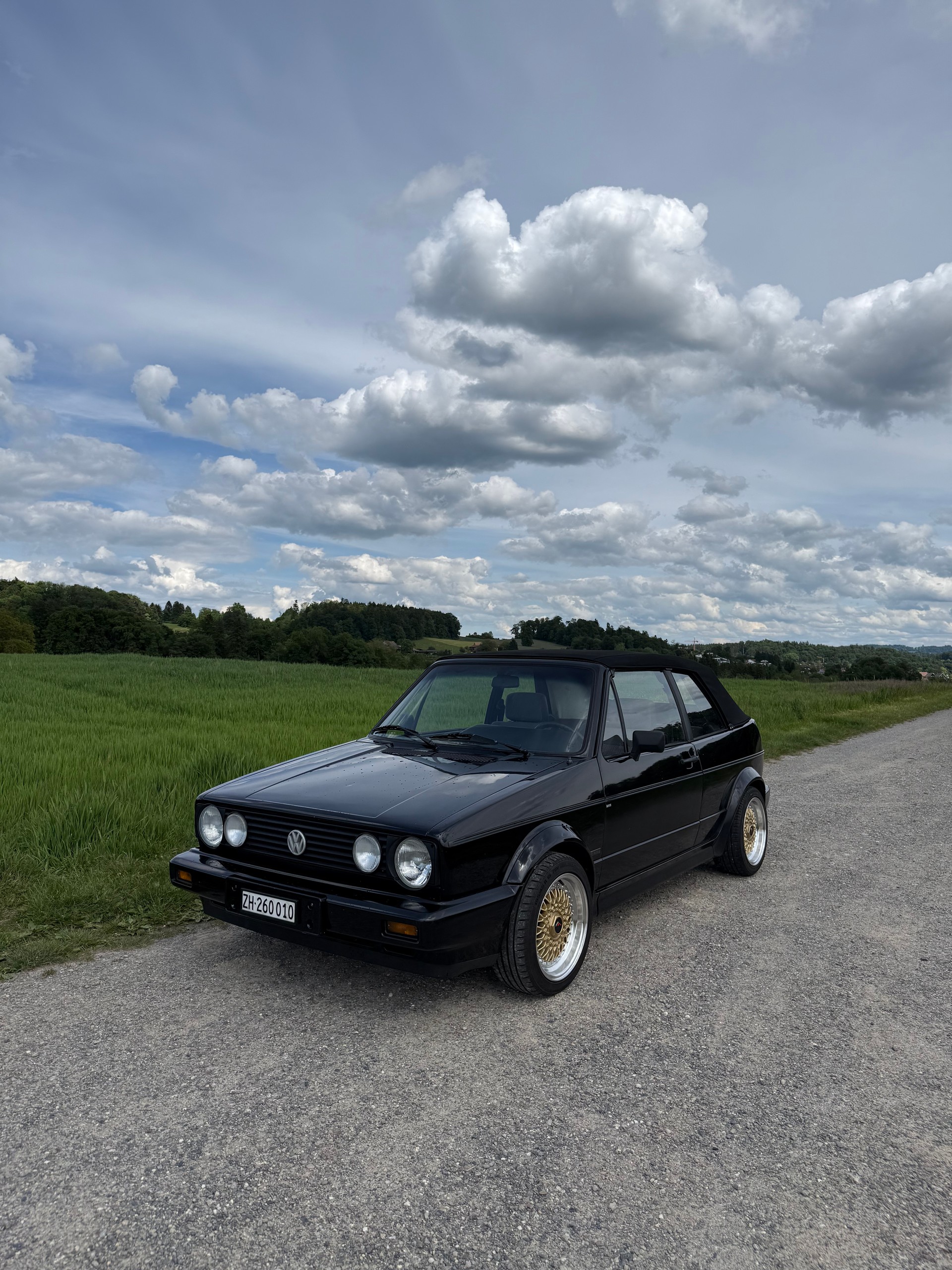 VW Golf 1 Cabriolet-image-0