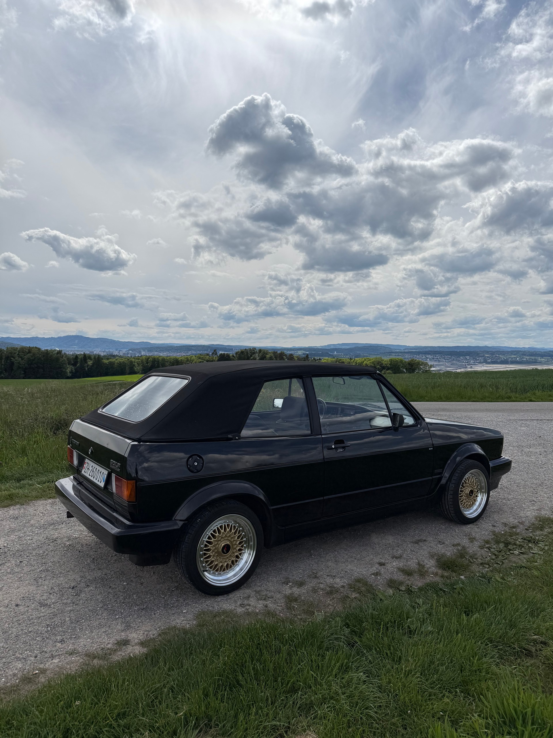 VW Golf 1 Cabriolet-image-2
