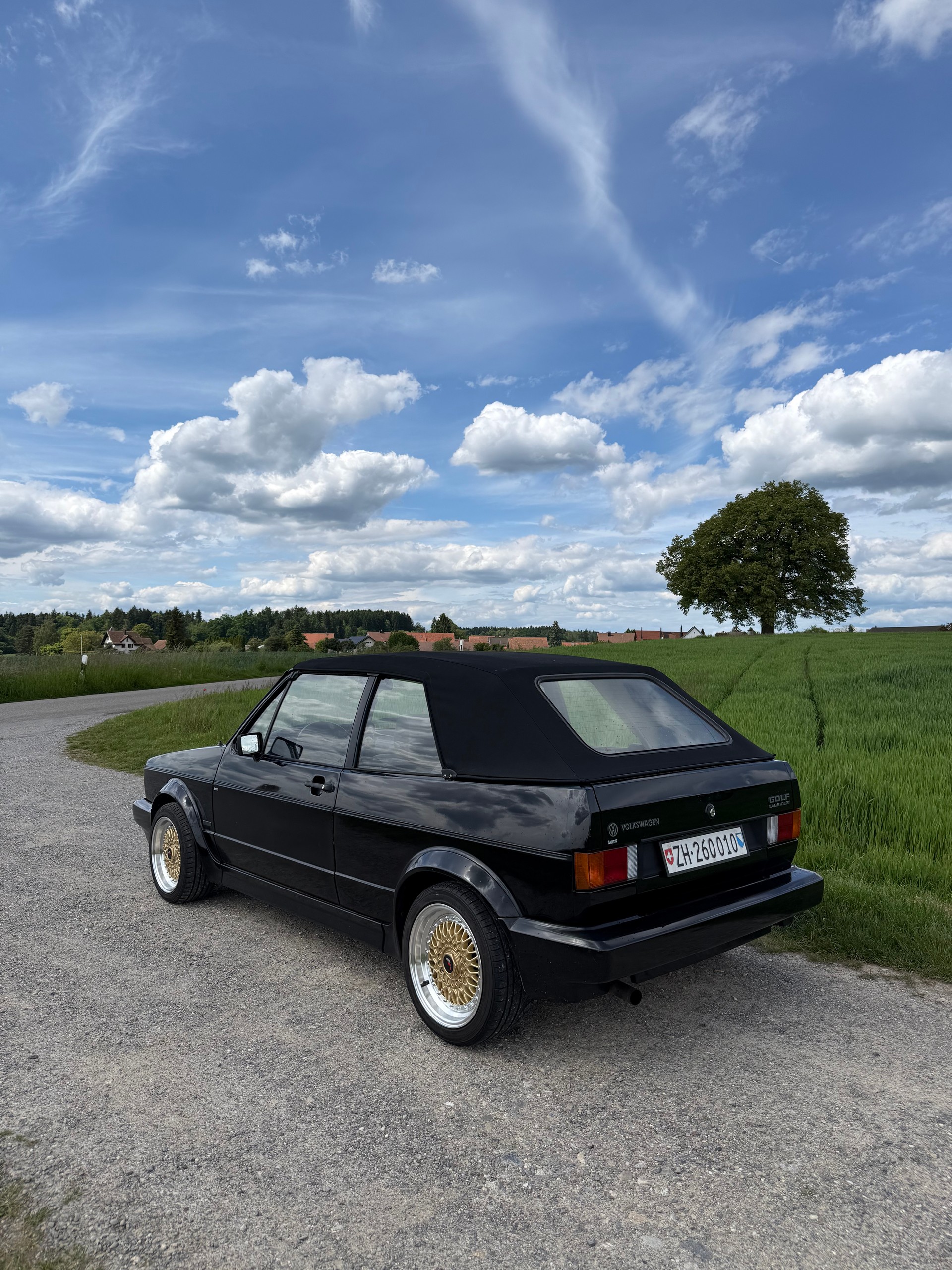 VW Golf 1 Cabriolet-image-1