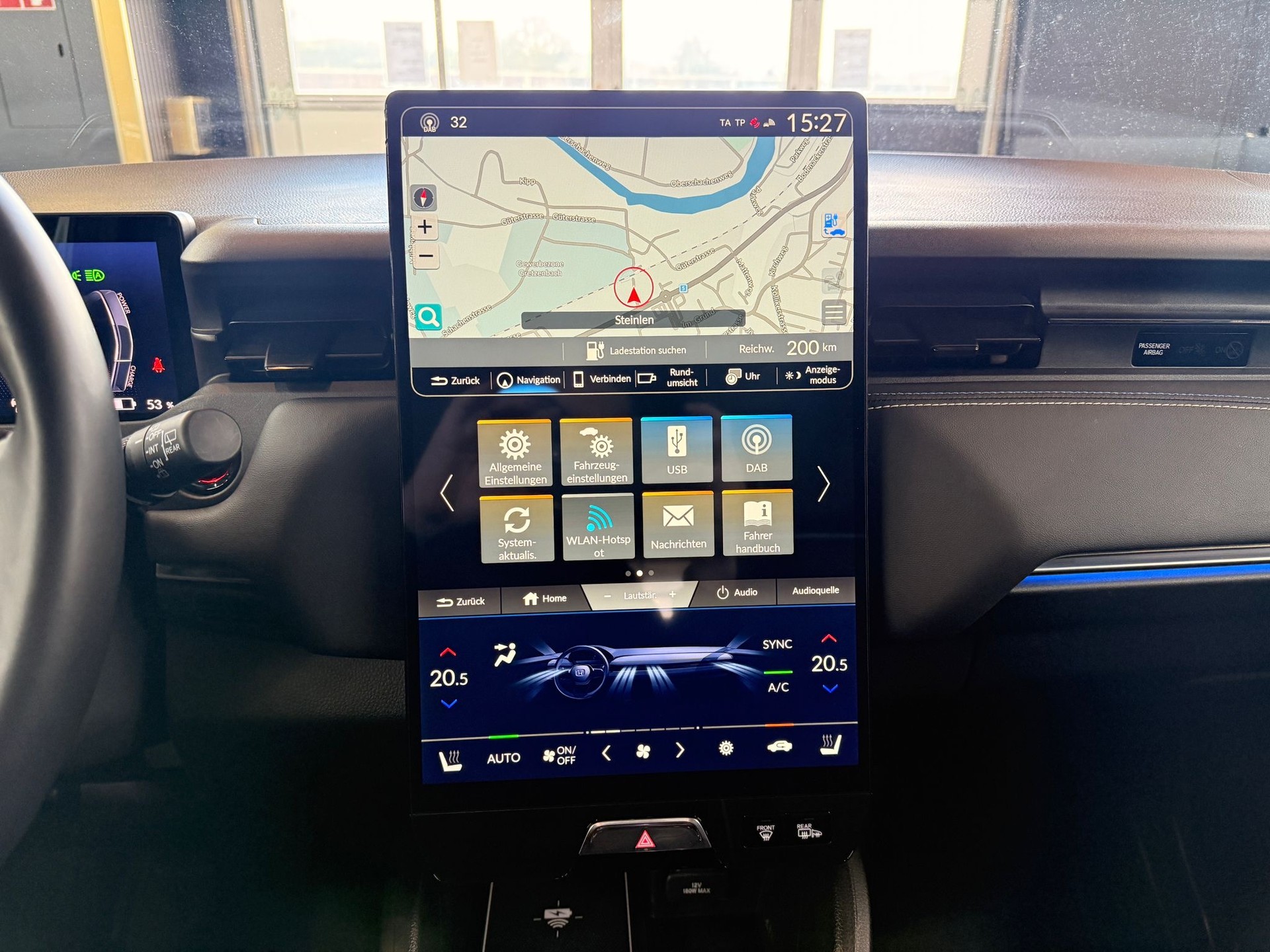 HONDA Ny1 Advance-image-16