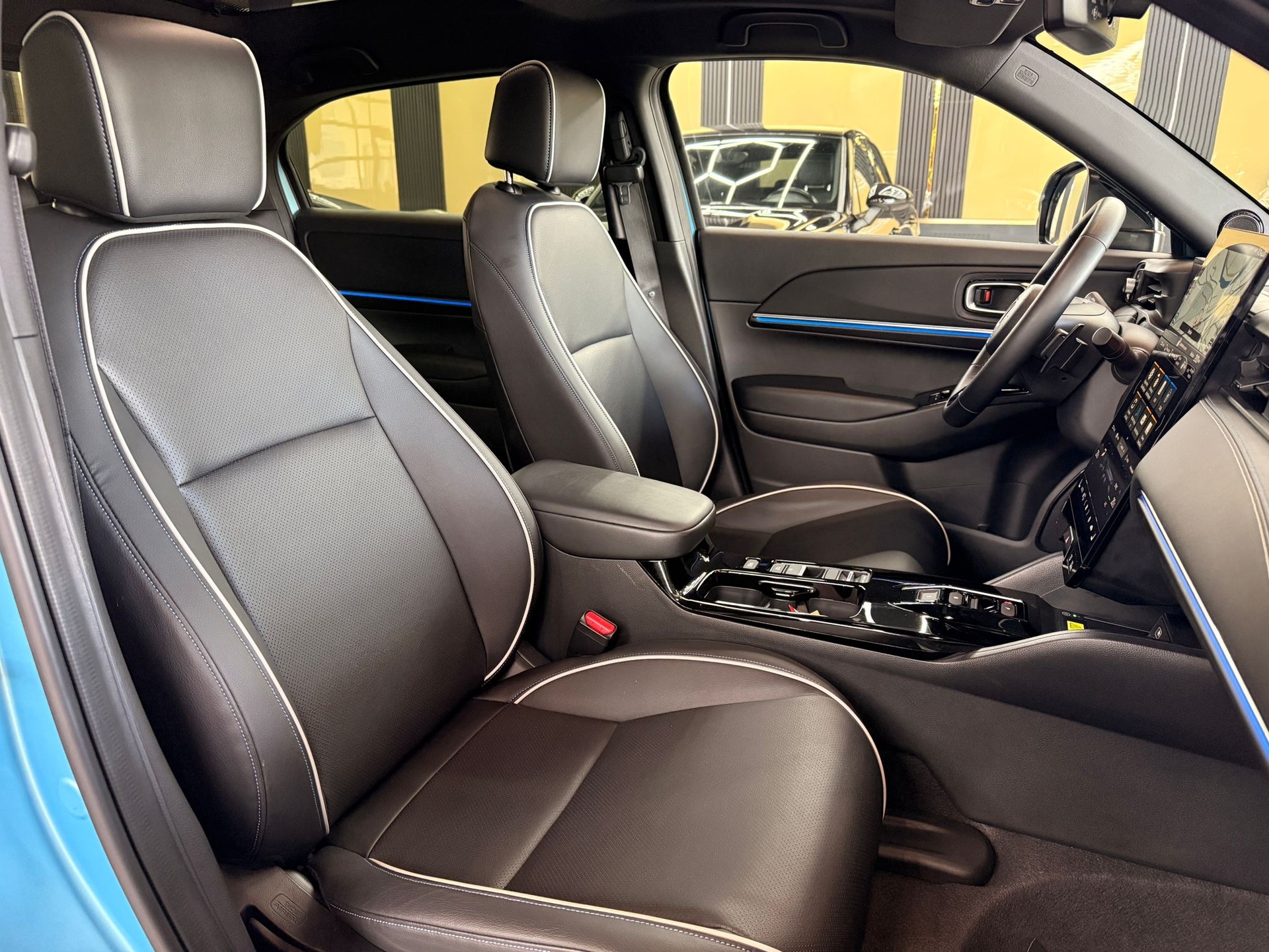 HONDA Ny1 Advance-image-11