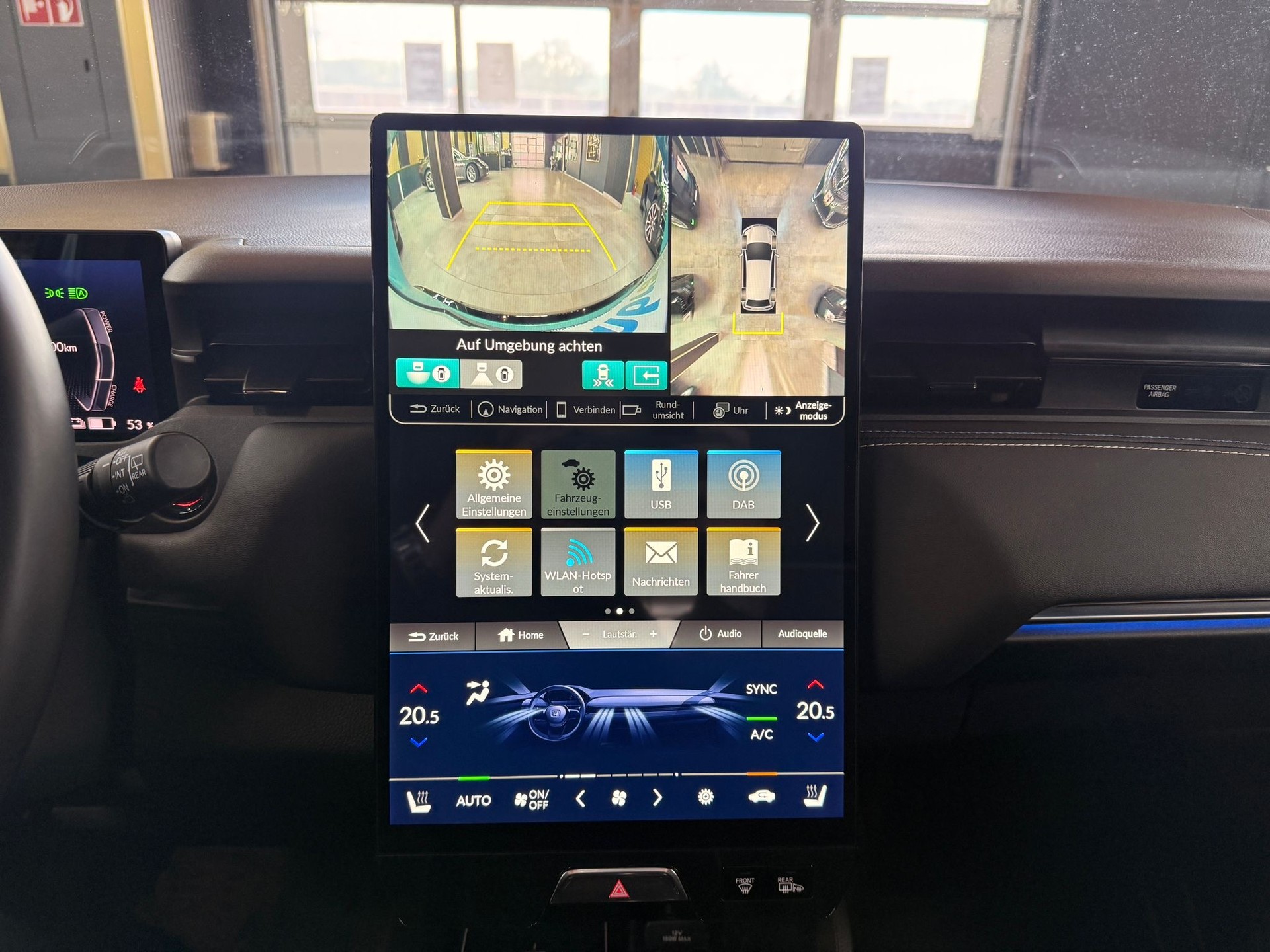 HONDA Ny1 Advance-image-17