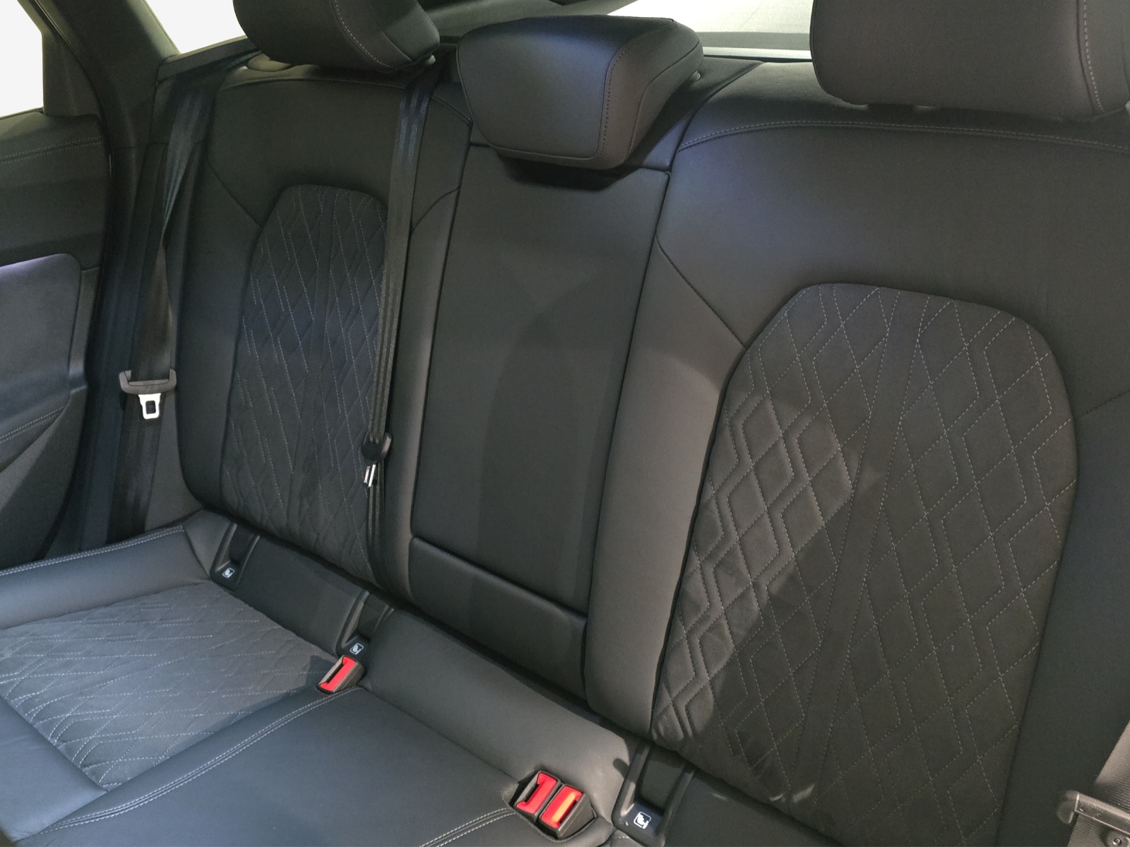 AUDI A5 Avant TDI quattro 150 kW S tronic-image-11