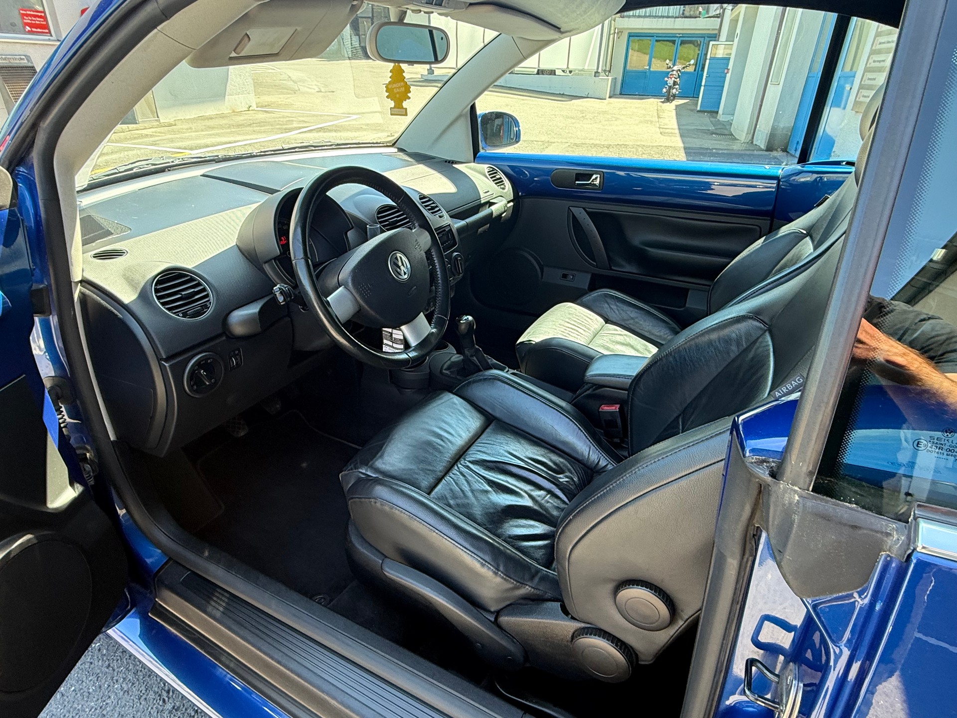 VW Beetle Cabrio 1.8 T-image-17
