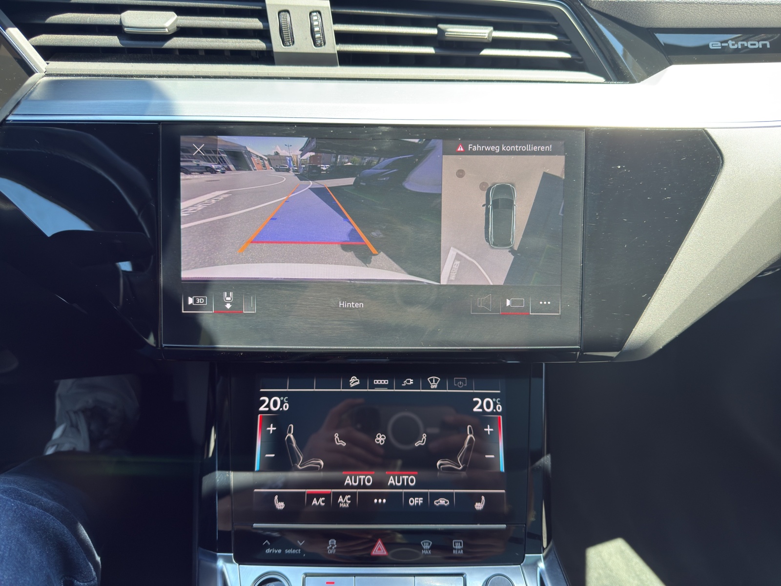 AUDI e-tron 50 S Line quattro-image-16