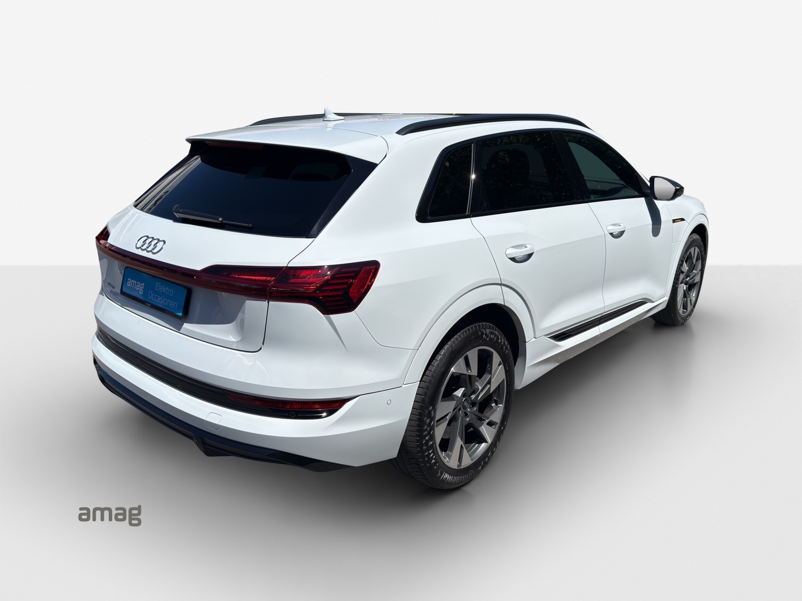 AUDI e-tron 50 S Line quattro-image-5