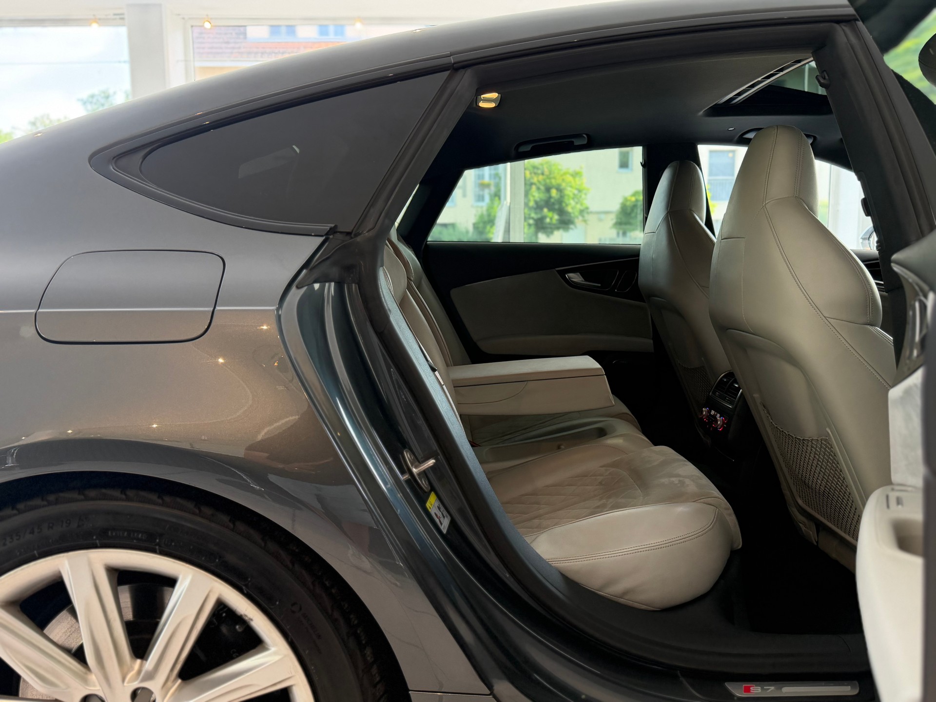 AUDI S7 Sportback 4.0 TFSI V8 quattro S-tronic **TOP Ausstattung**-image-21