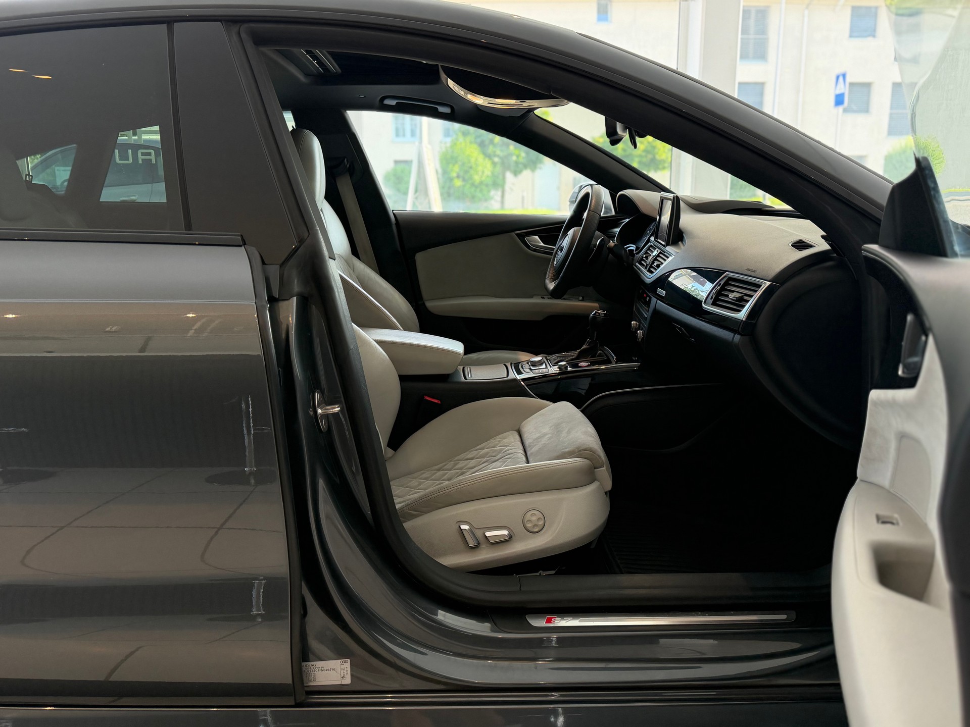 AUDI S7 Sportback 4.0 TFSI V8 quattro S-tronic **TOP Ausstattung**-image-18