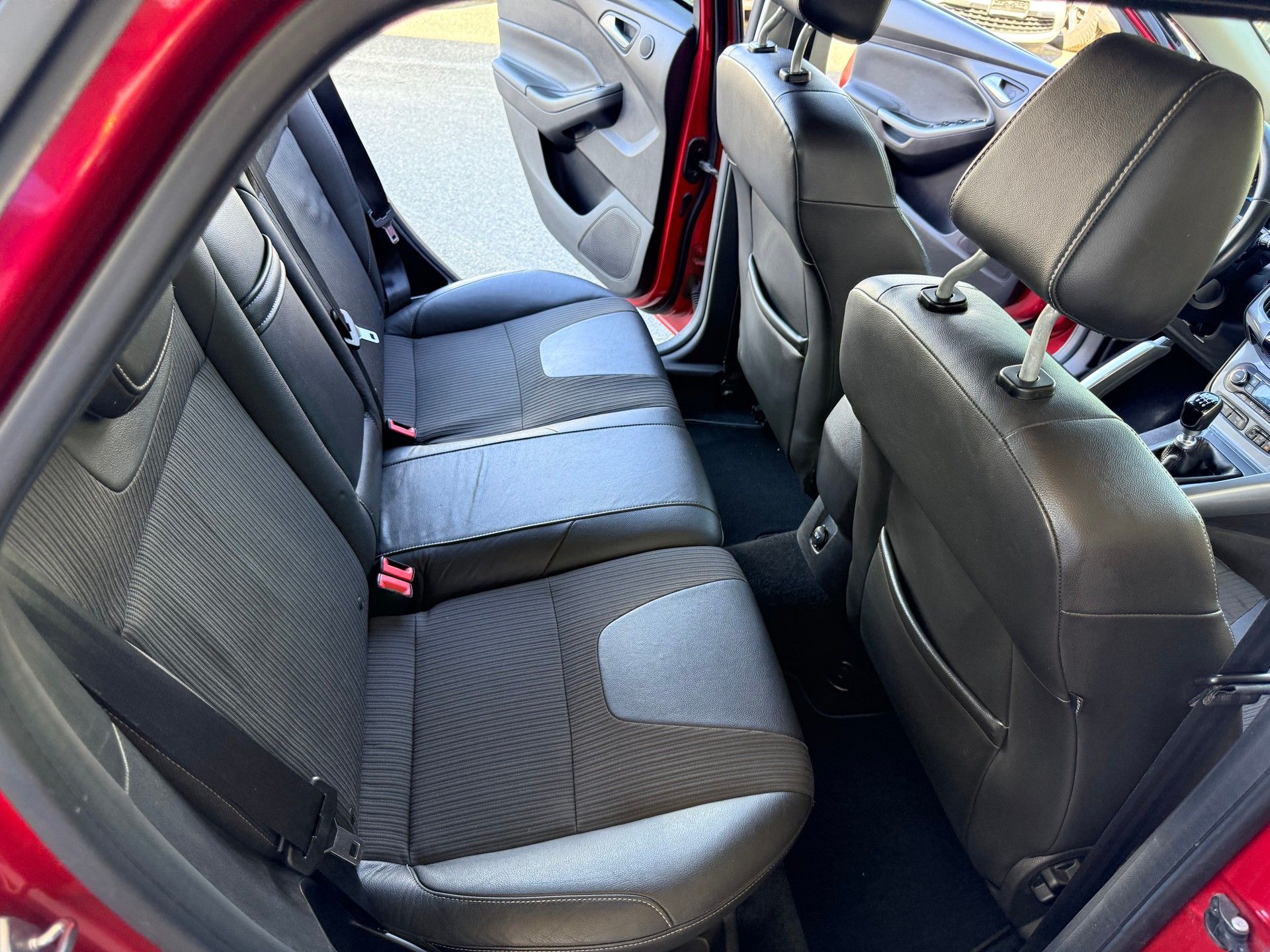 FORD Focus 1.6 SCTi Titanium-image-14