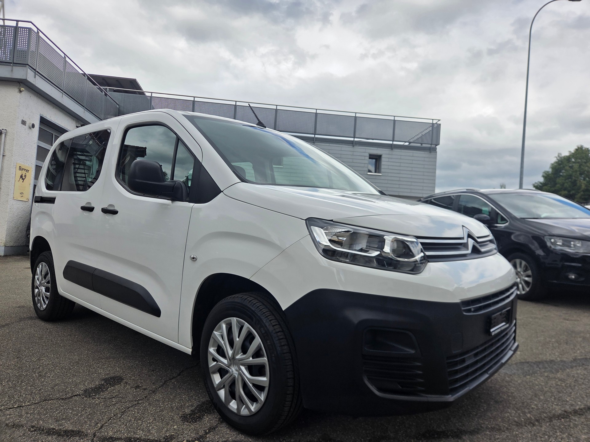 CITROEN Berlingo 1.5 BlueHDi 5 Plätze Shine