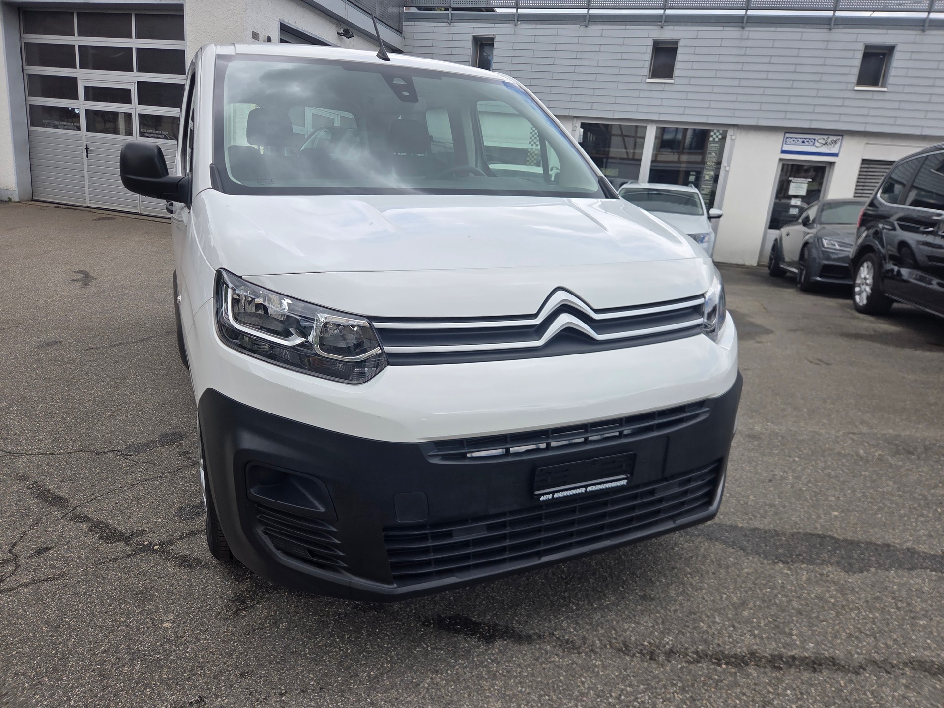 CITROEN Berlingo 1.5 BlueHDi 5 Plätze Shine-image-1