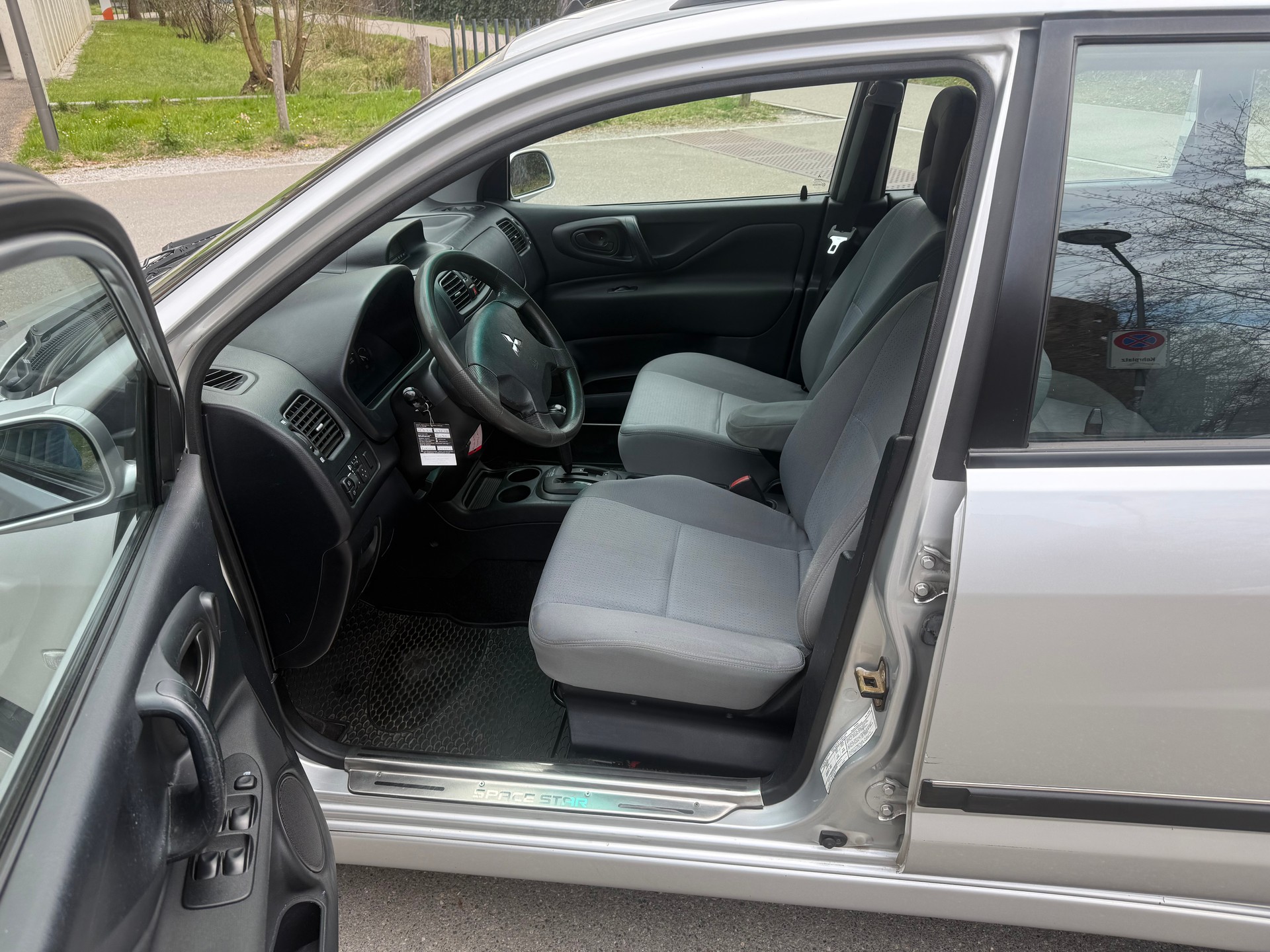 MITSUBISHI Space Star 1.8 16V Premium-image-12