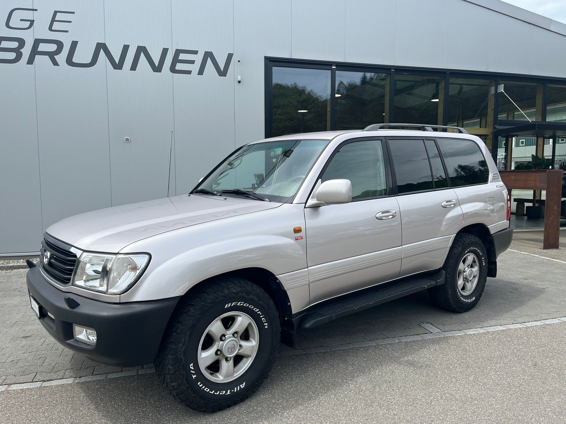 TOYOTA Land Cruiser 500 4.2 TD-image-0