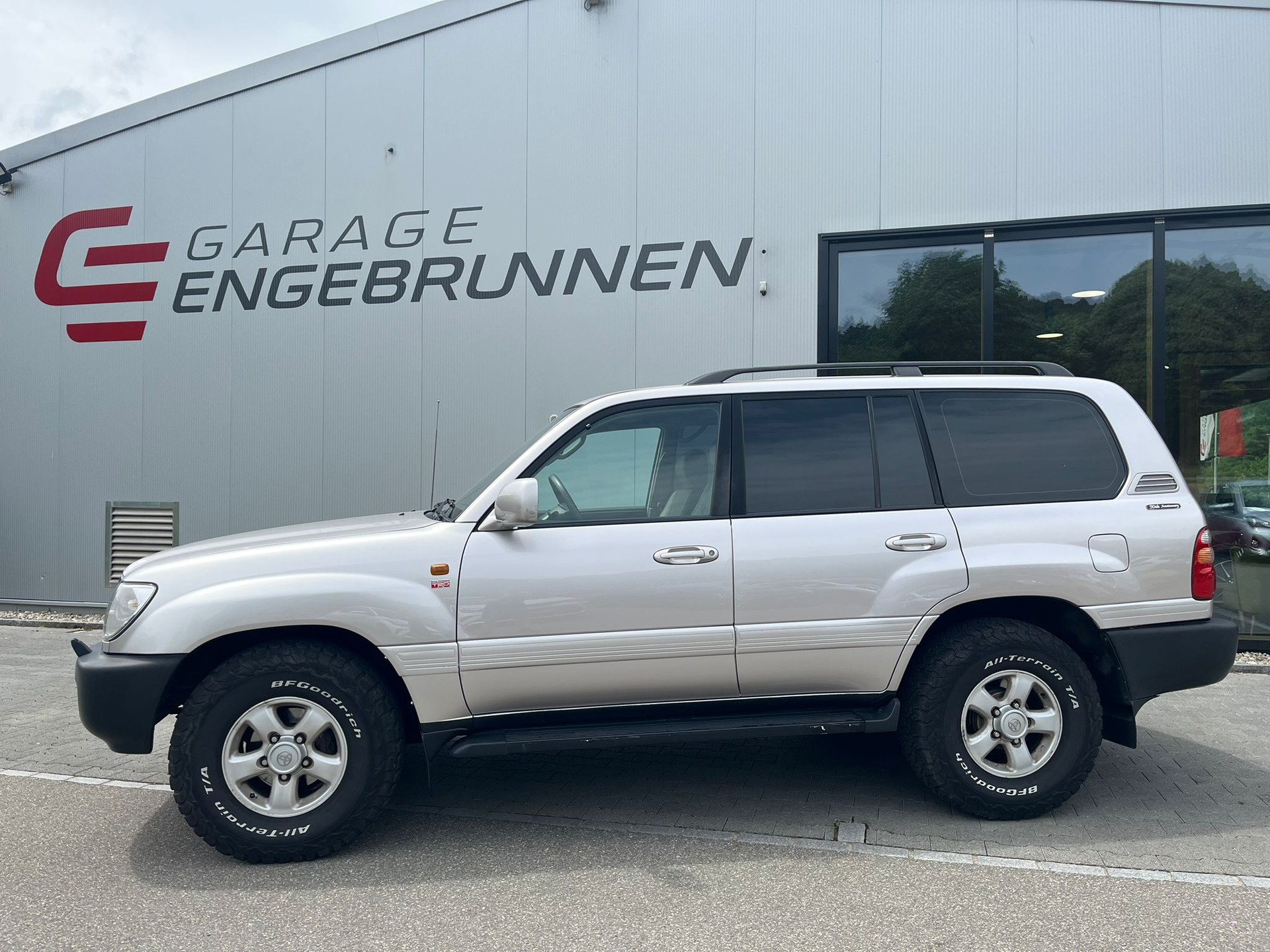 TOYOTA Land Cruiser 500 4.2 TD-image-6