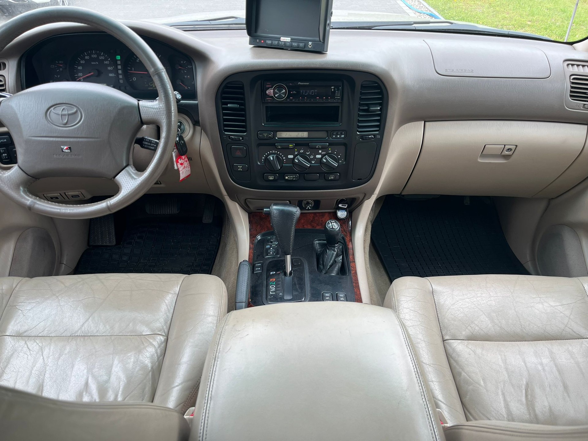 TOYOTA Land Cruiser 500 4.2 TD-image-13