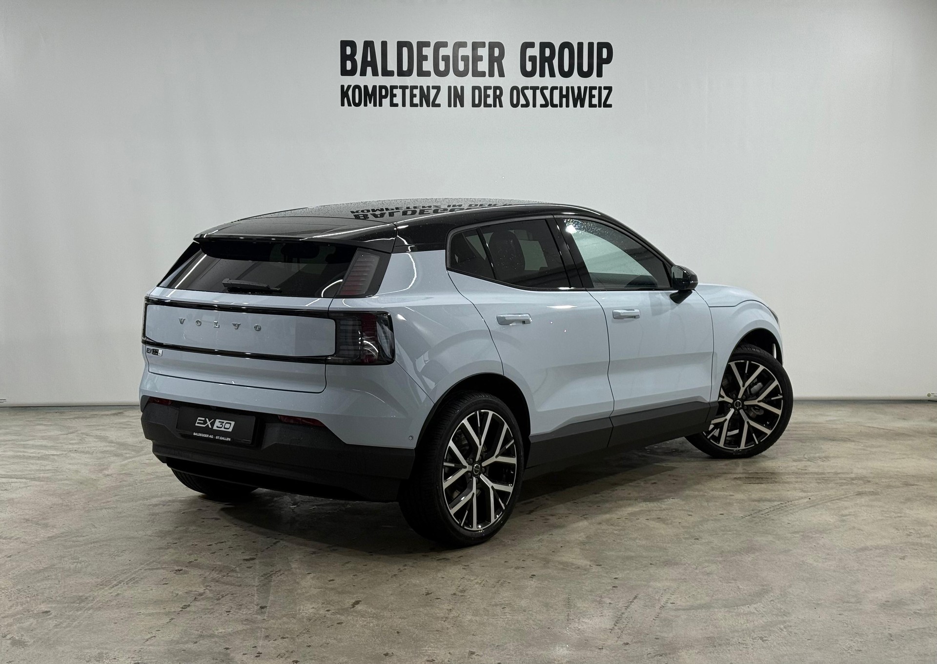 VOLVO EX 30 E60 Twin Ultra Performanc-image-2