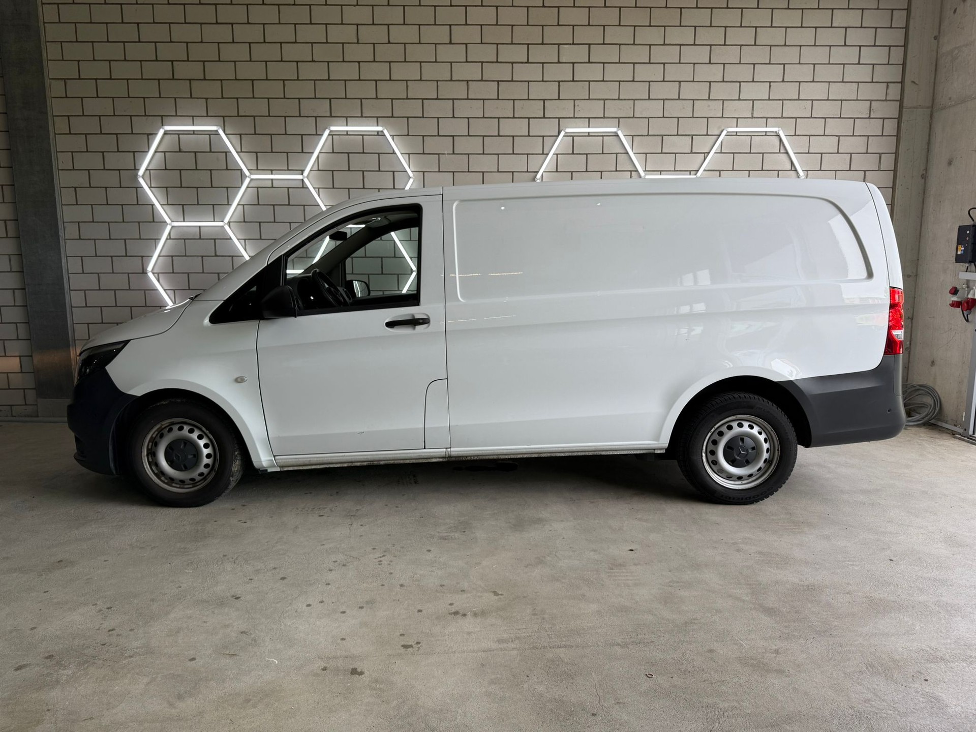 MERCEDES-BENZ Vito 110 CDI Lang FWD Base-image-1