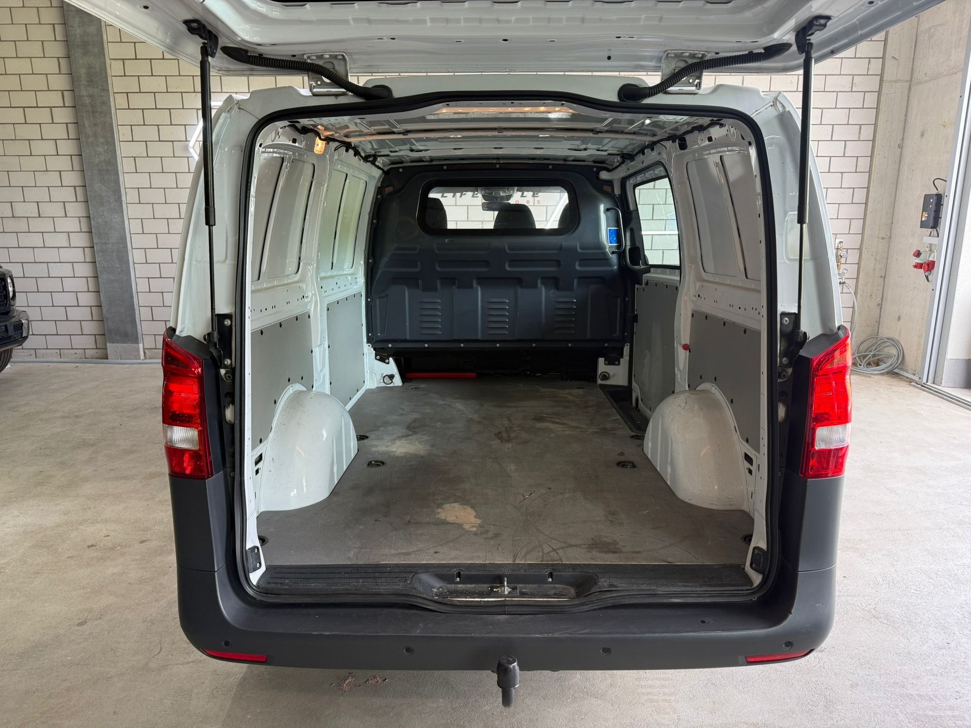 MERCEDES-BENZ Vito 110 CDI Lang FWD Base-image-12