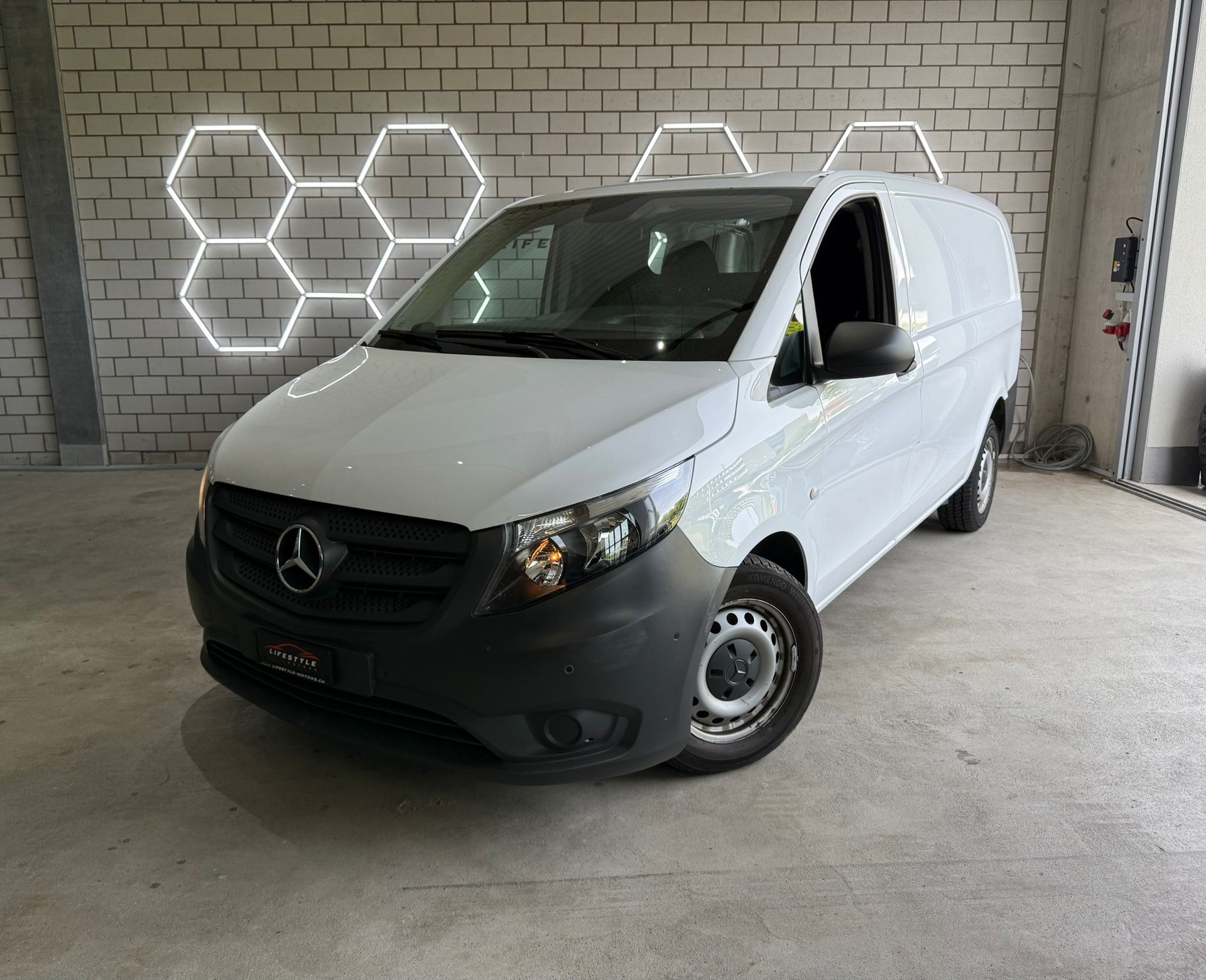 MERCEDES-BENZ Vito 110 CDI Lang FWD Base-image-0