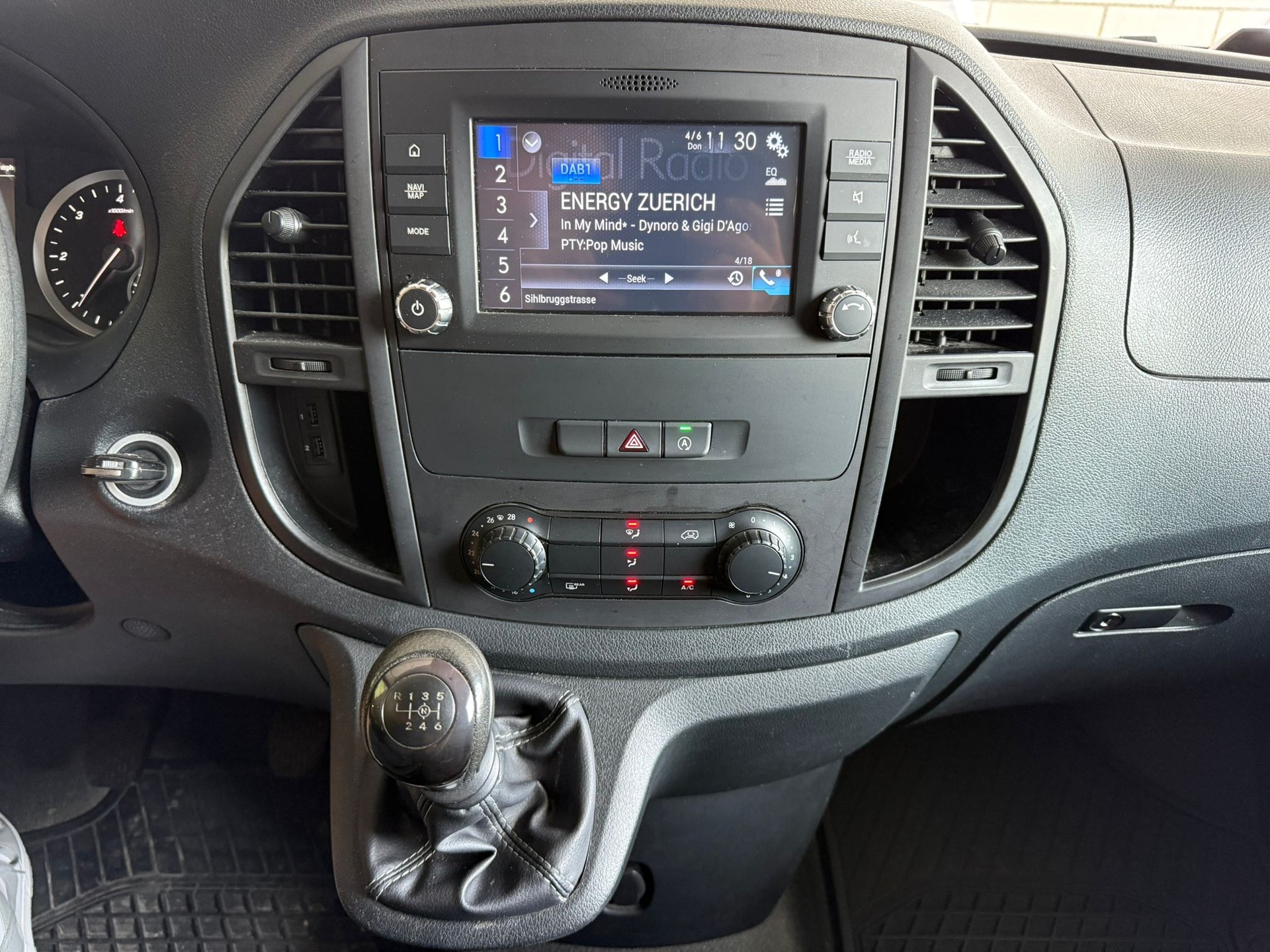 MERCEDES-BENZ Vito 110 CDI Lang FWD Base-image-10