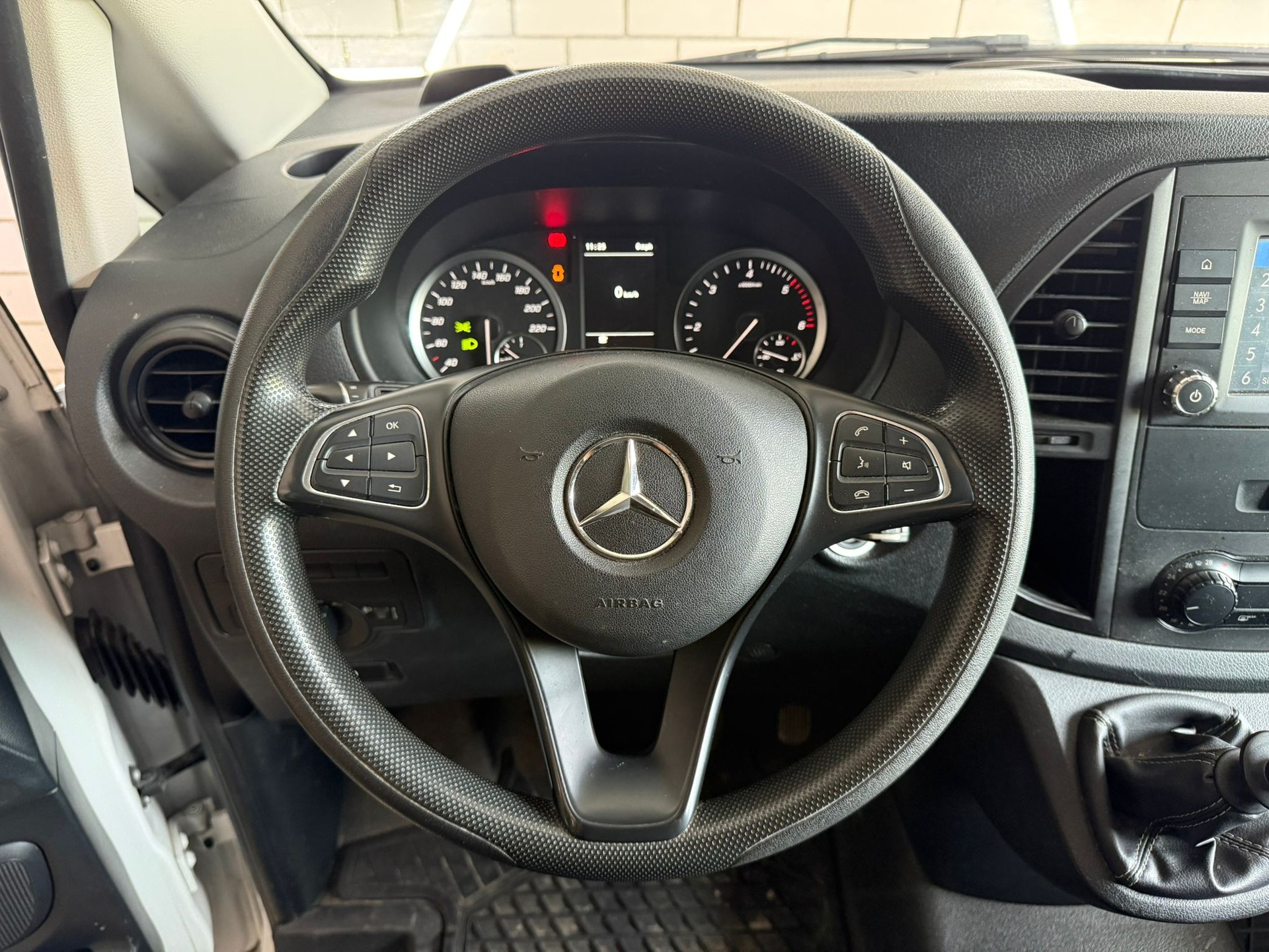 MERCEDES-BENZ Vito 110 CDI Lang FWD Base-image-9