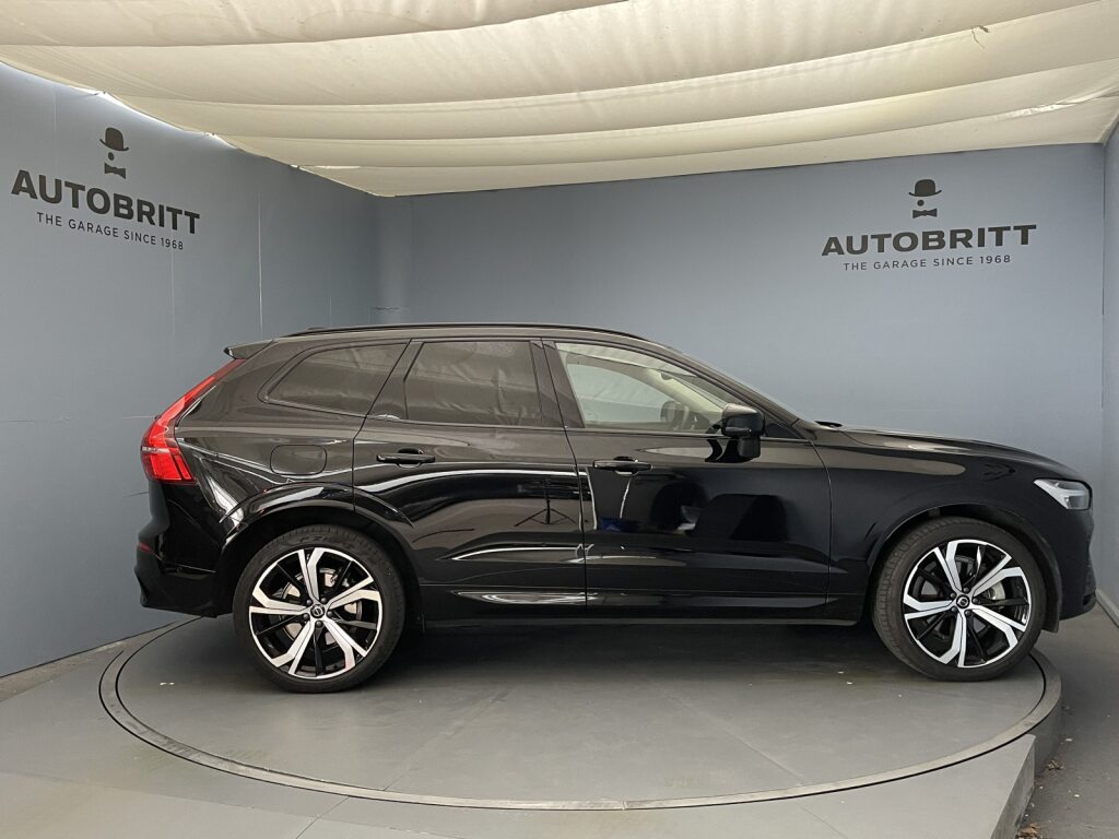 VOLVO XC60 2.0 T6 TE Ultimate Dark eAWD-image-3