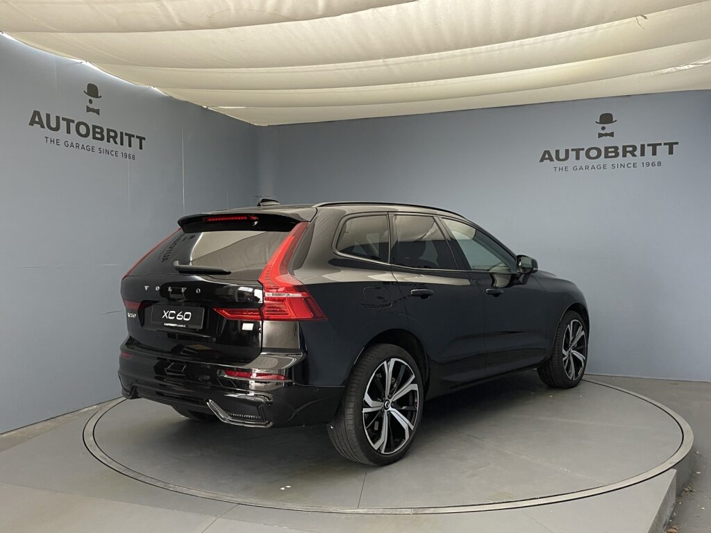VOLVO XC60 2.0 T6 TE Ultimate Dark eAWD-image-2