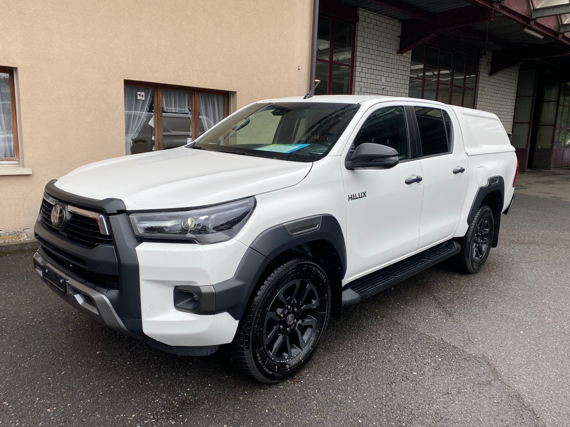 TOYOTA Hilux 2.8D-4D Invincible Double Cab 4x4 A-image-10