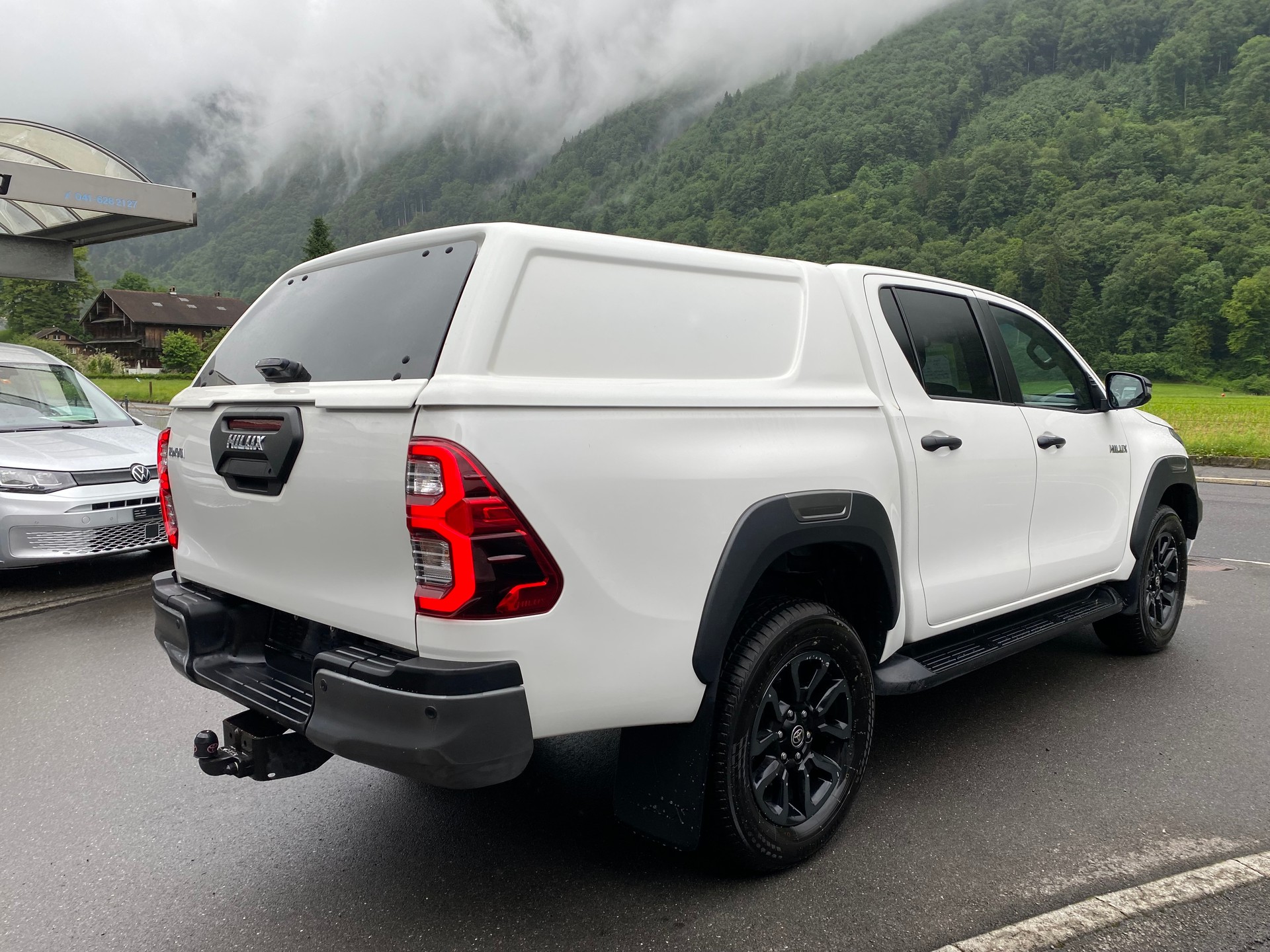TOYOTA Hilux 2.8D-4D Invincible Double Cab 4x4 A-image-12