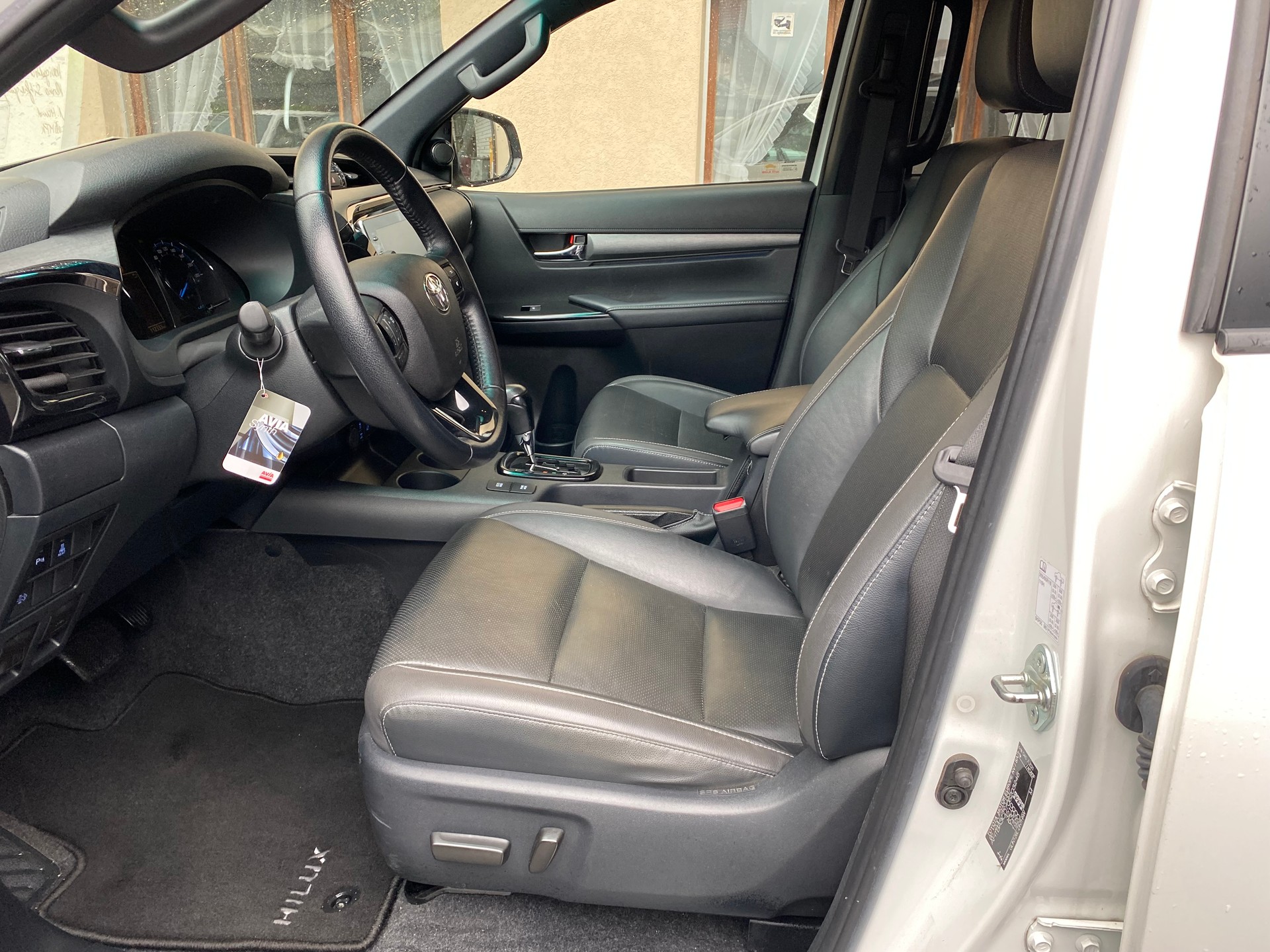 TOYOTA Hilux 2.8D-4D Invincible Double Cab 4x4 A-image-2