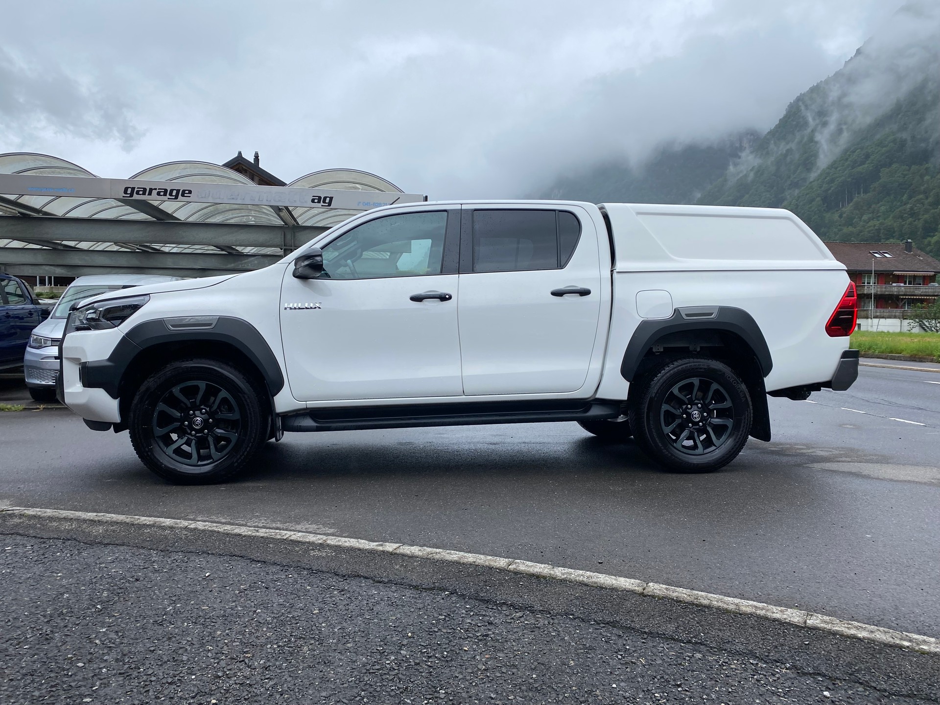 TOYOTA Hilux 2.8D-4D Invincible Double Cab 4x4 A-image-0