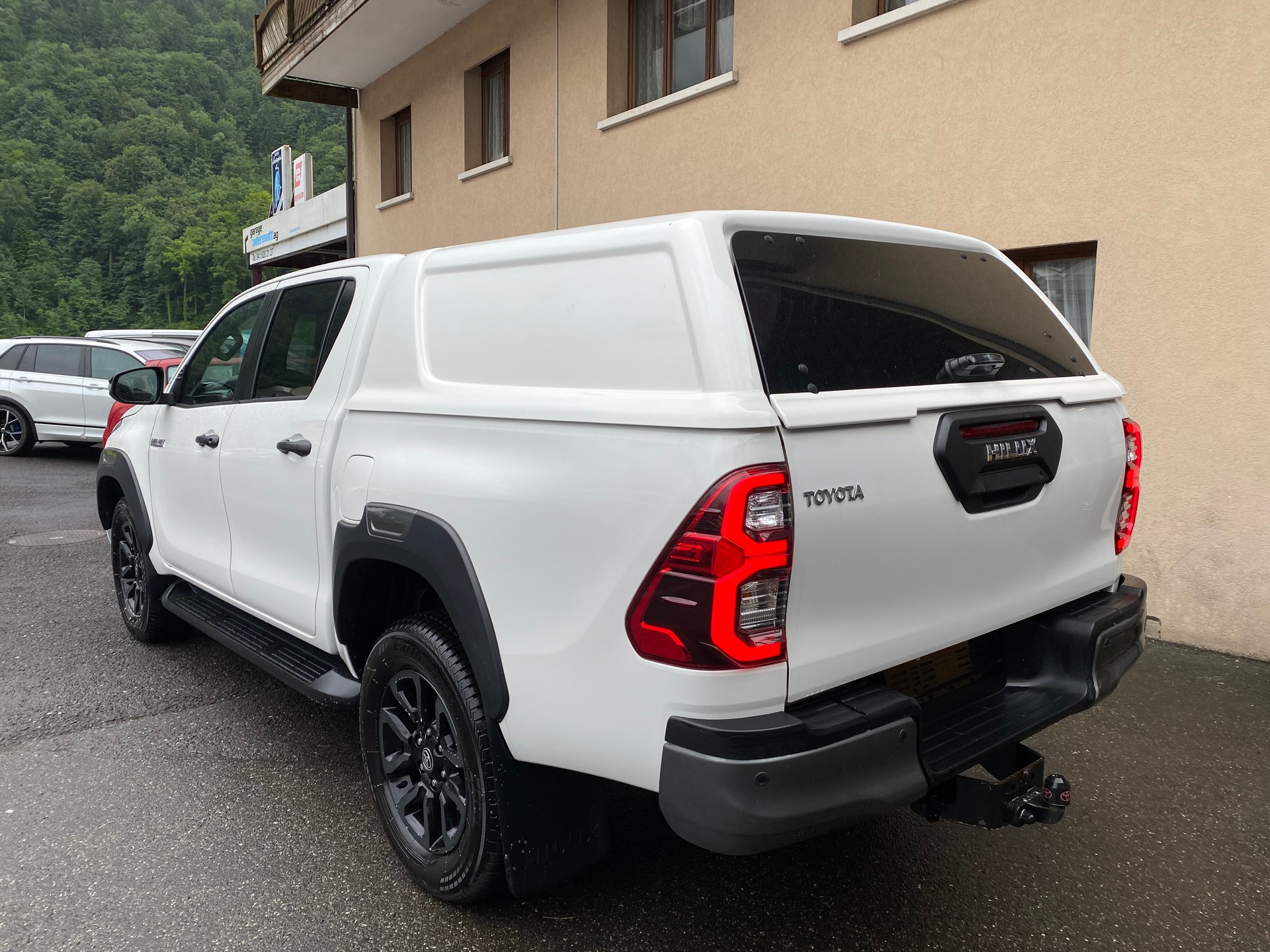 TOYOTA Hilux 2.8D-4D Invincible Double Cab 4x4 A-image-11