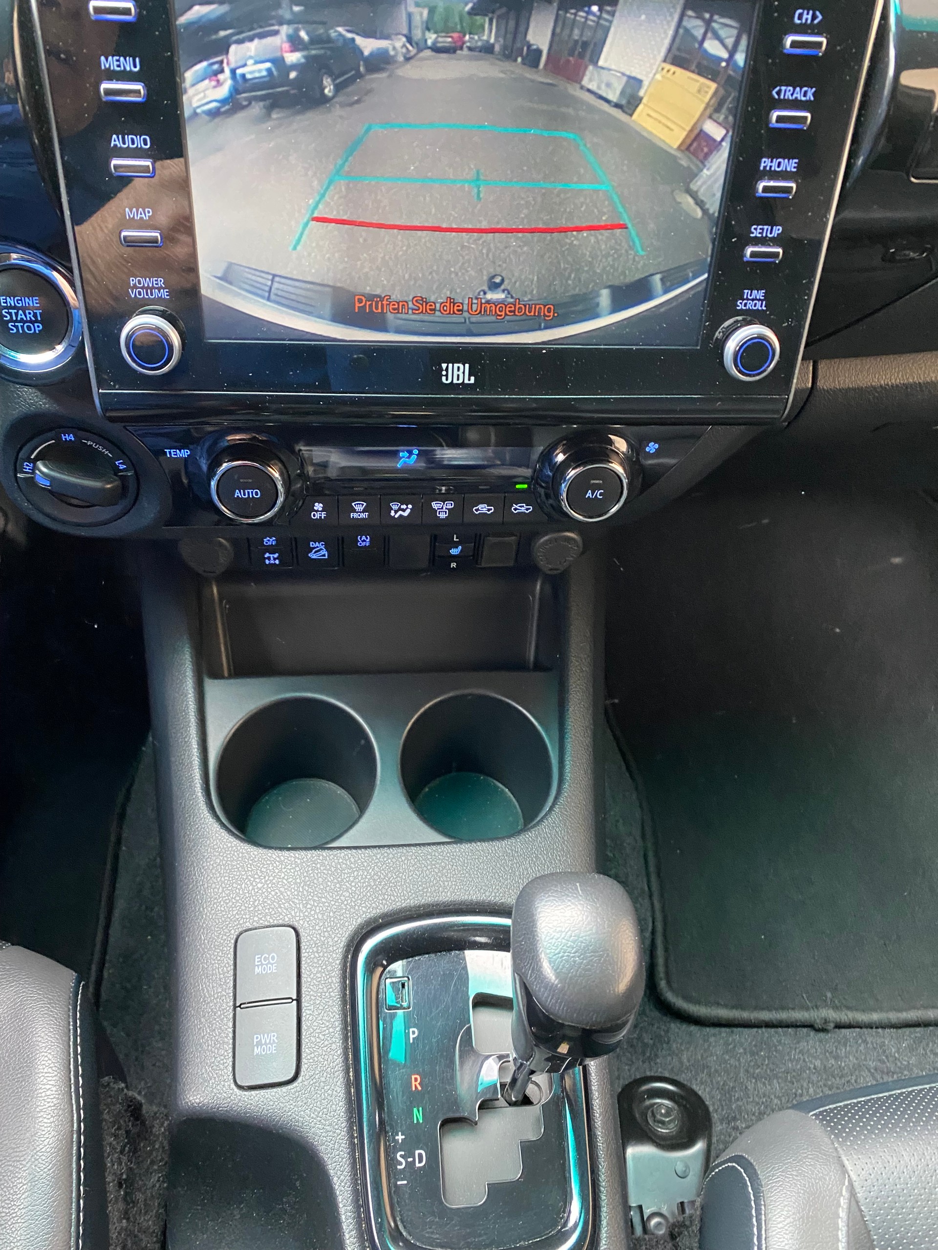 TOYOTA Hilux 2.8D-4D Invincible Double Cab 4x4 A-image-3