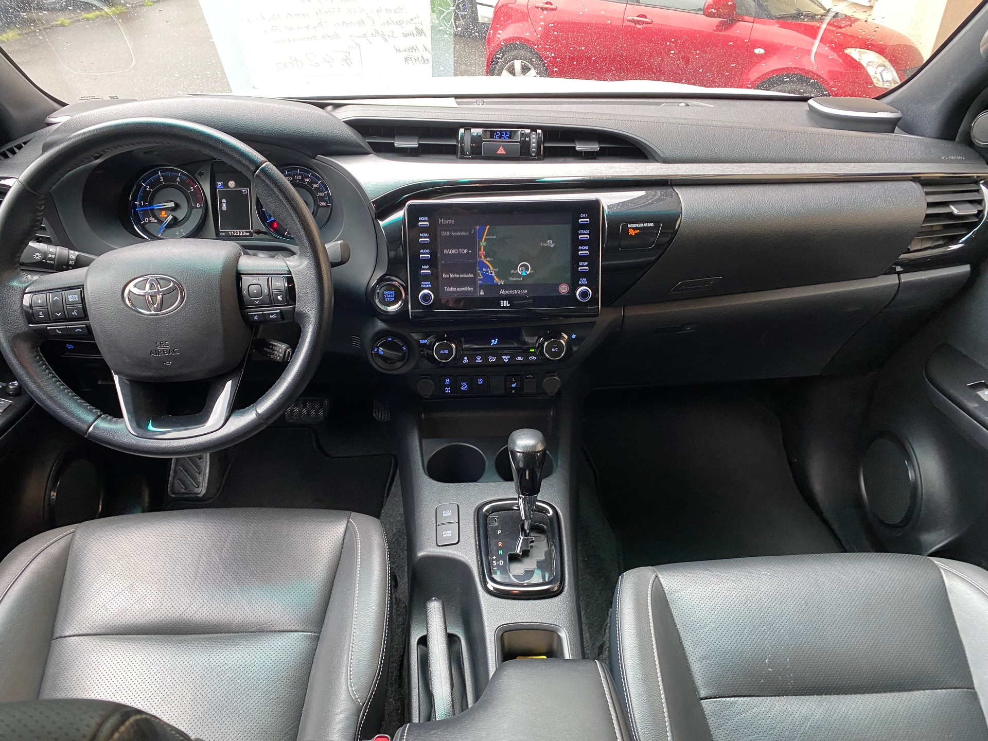 TOYOTA Hilux 2.8D-4D Invincible Double Cab 4x4 A-image-4
