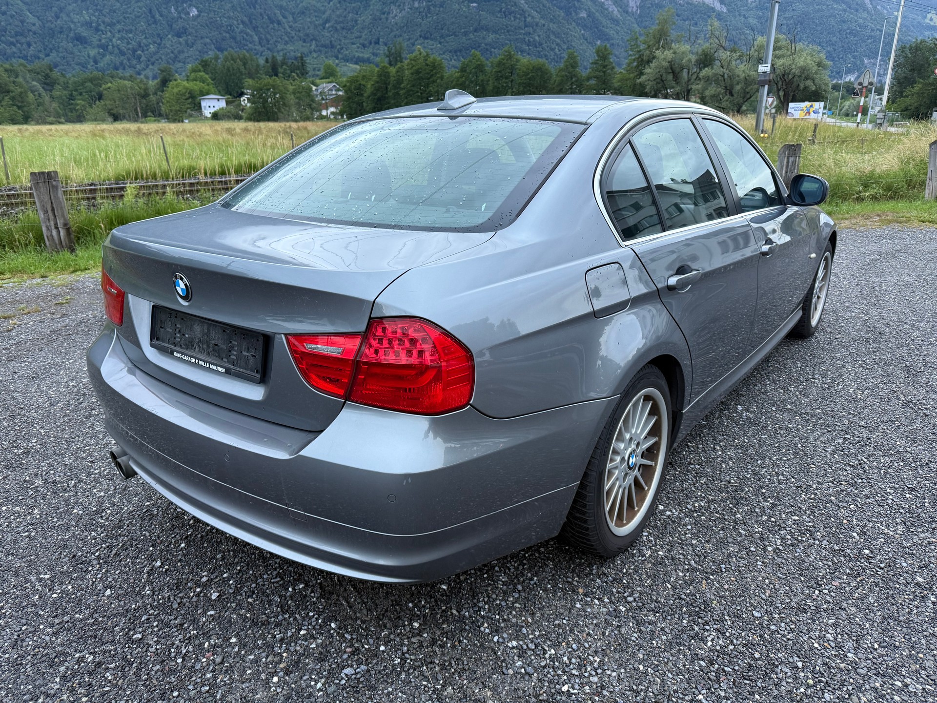 BMW 325d-image-3
