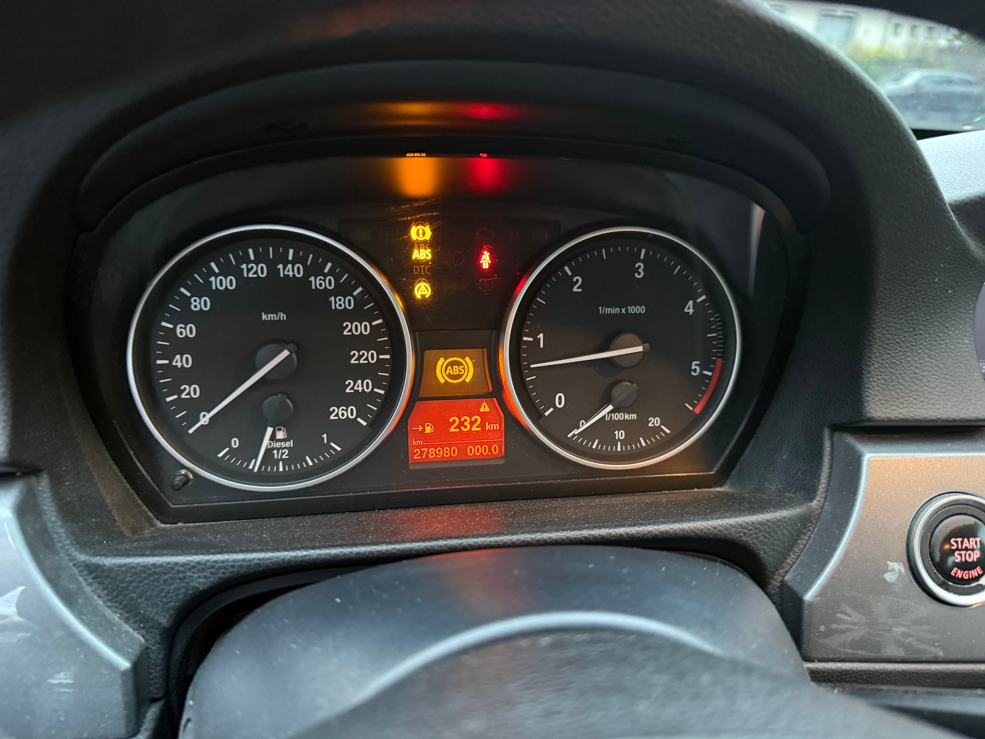 BMW 325d-image-9