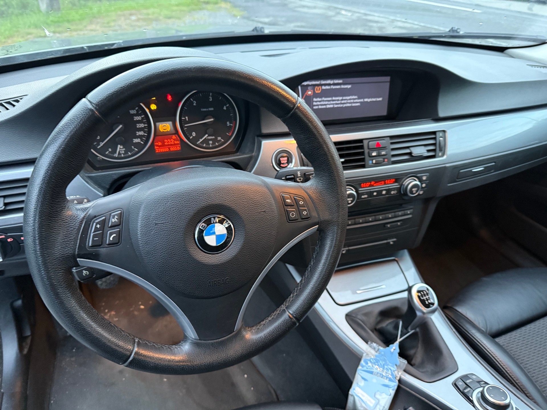 BMW 325d-image-8