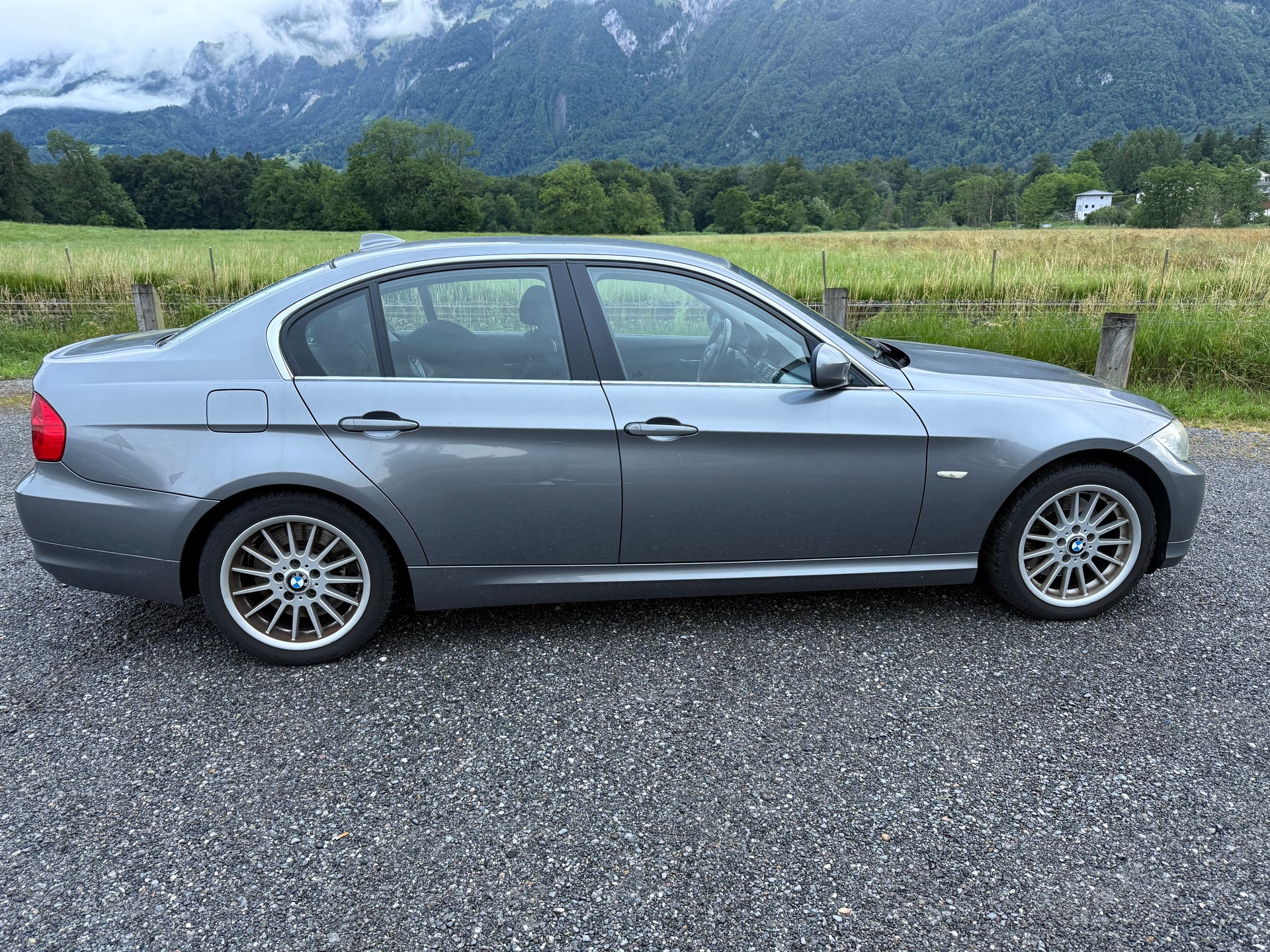 BMW 325d-image-4