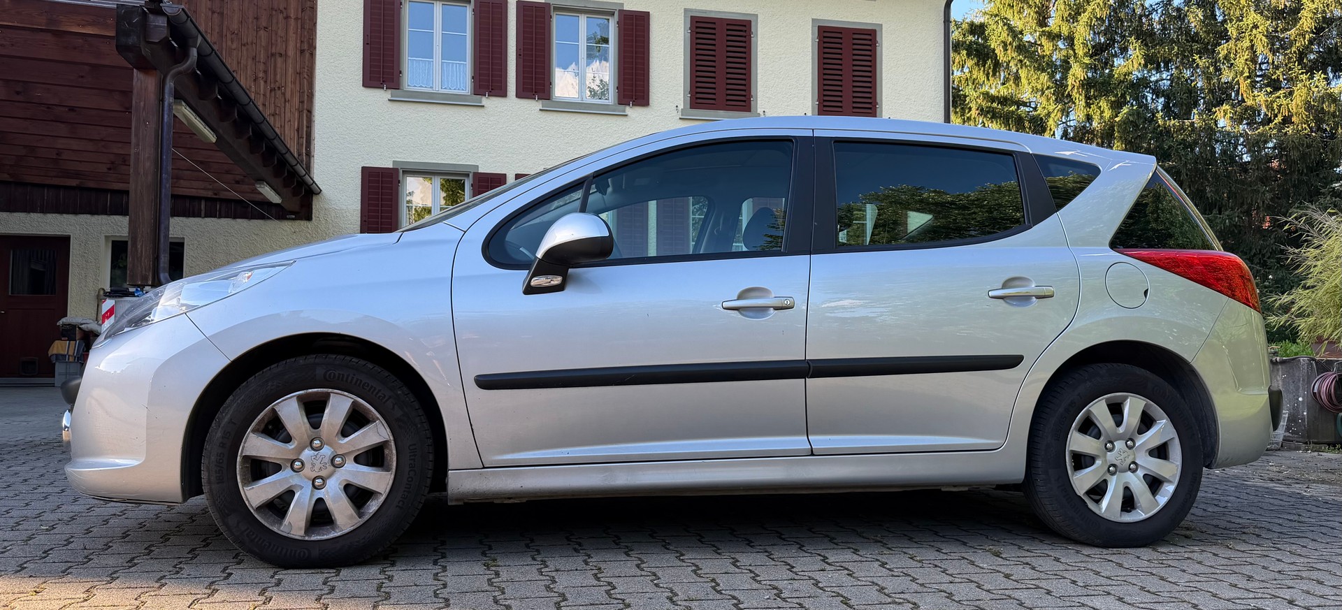 PEUGEOT 207 SW 1.6 16V Sport Automatic-image-2