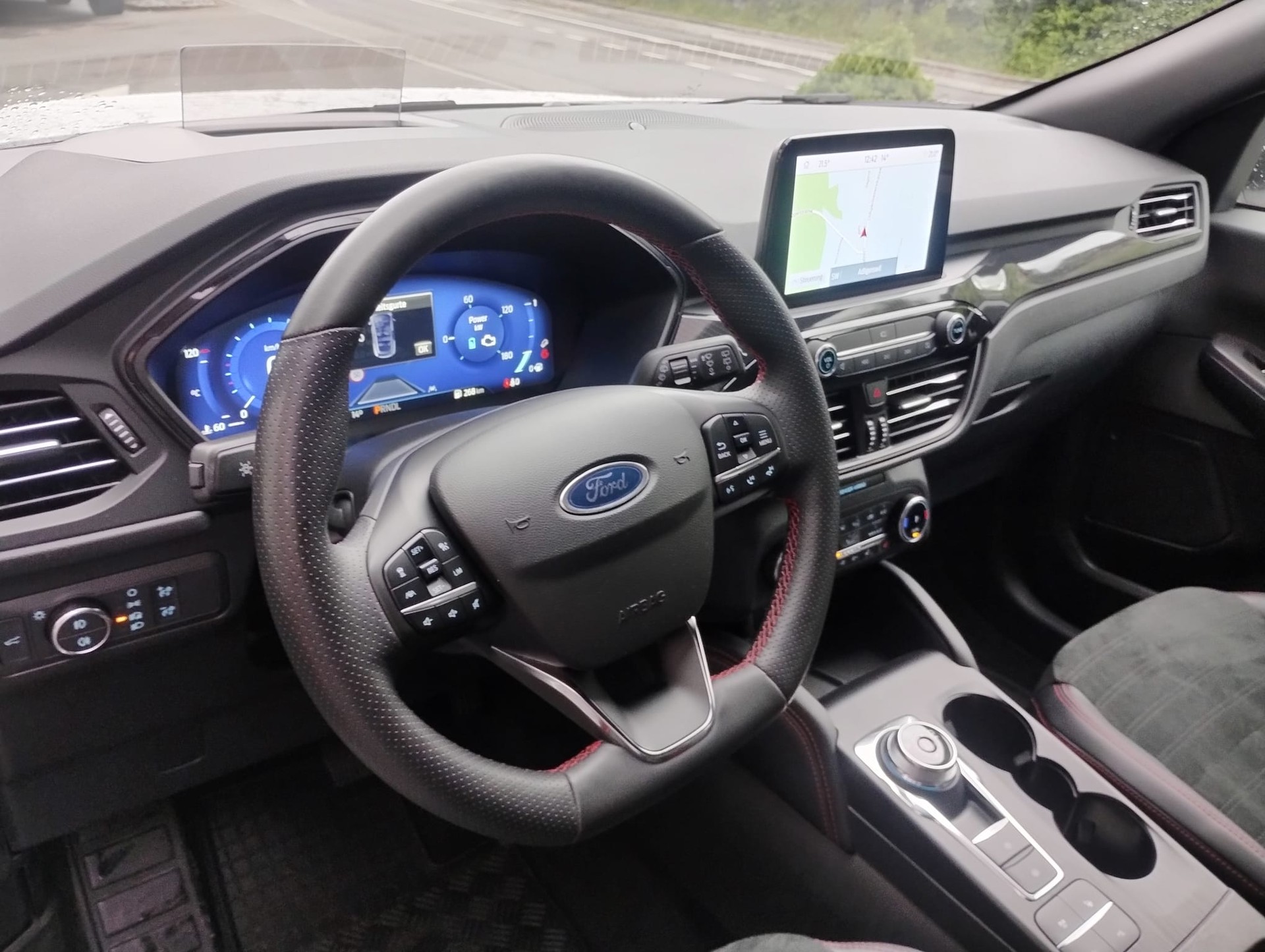 FORD Kuga 2.5 FHEV ST-Line X 4WD-image-4