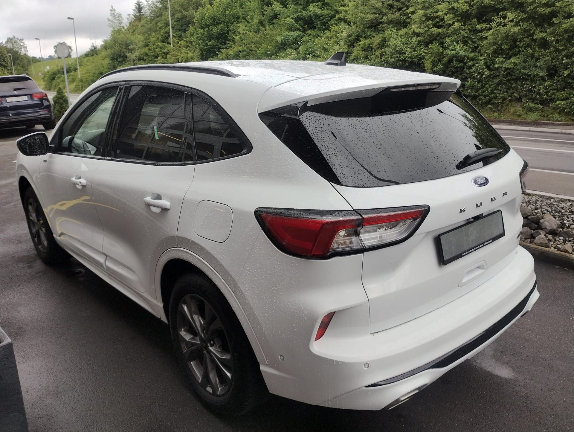FORD Kuga 2.5 FHEV ST-Line X 4WD-image-3