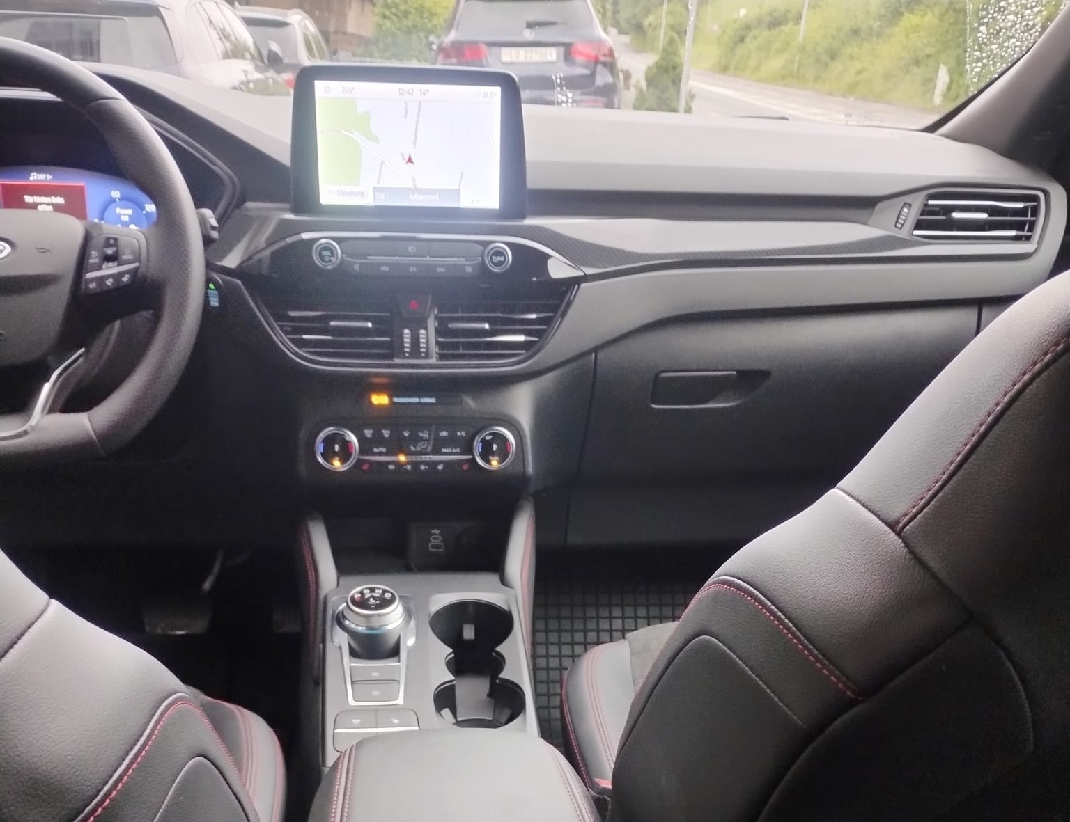 FORD Kuga 2.5 FHEV ST-Line X 4WD-image-6