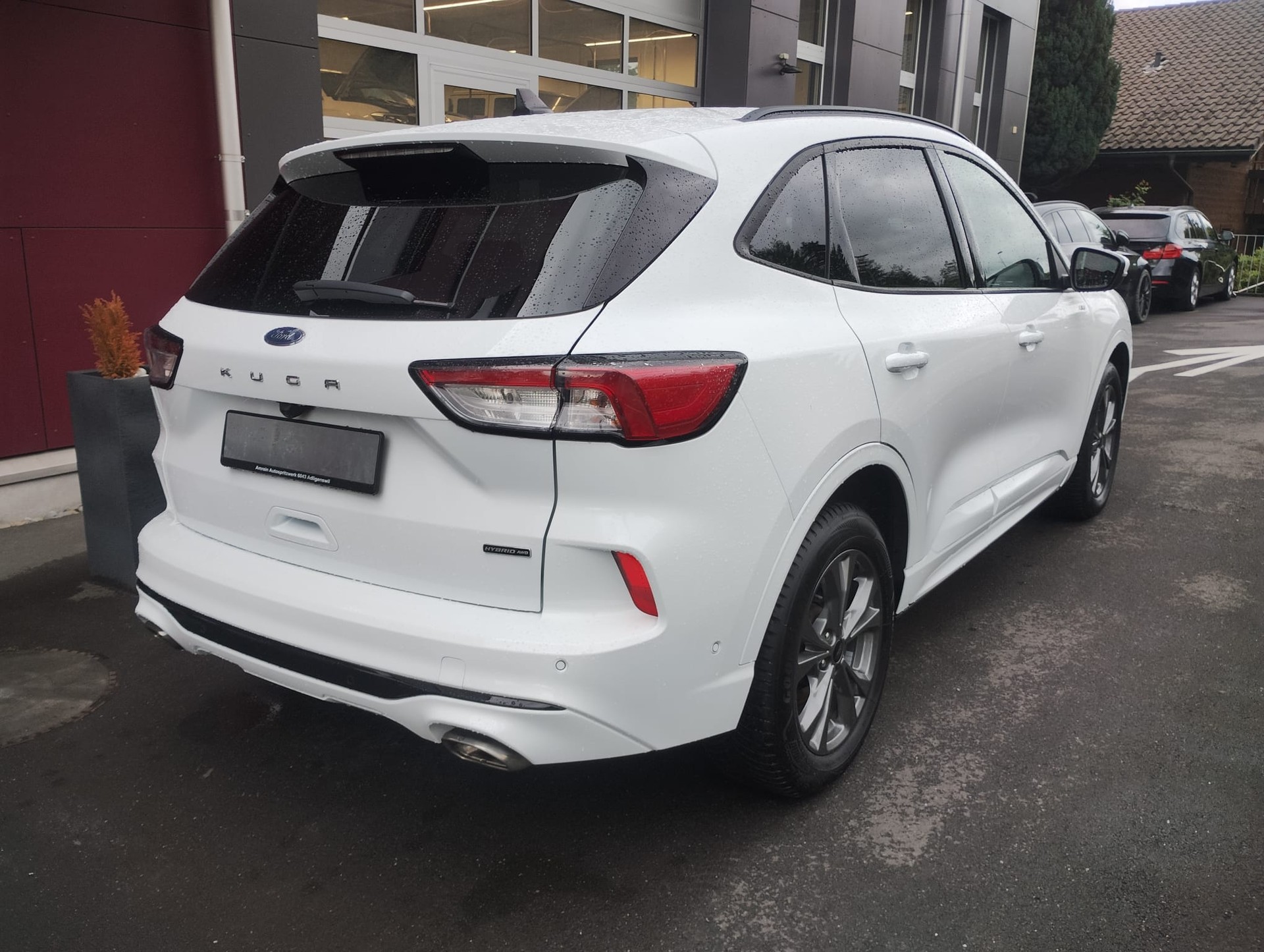 FORD Kuga 2.5 FHEV ST-Line X 4WD-image-2